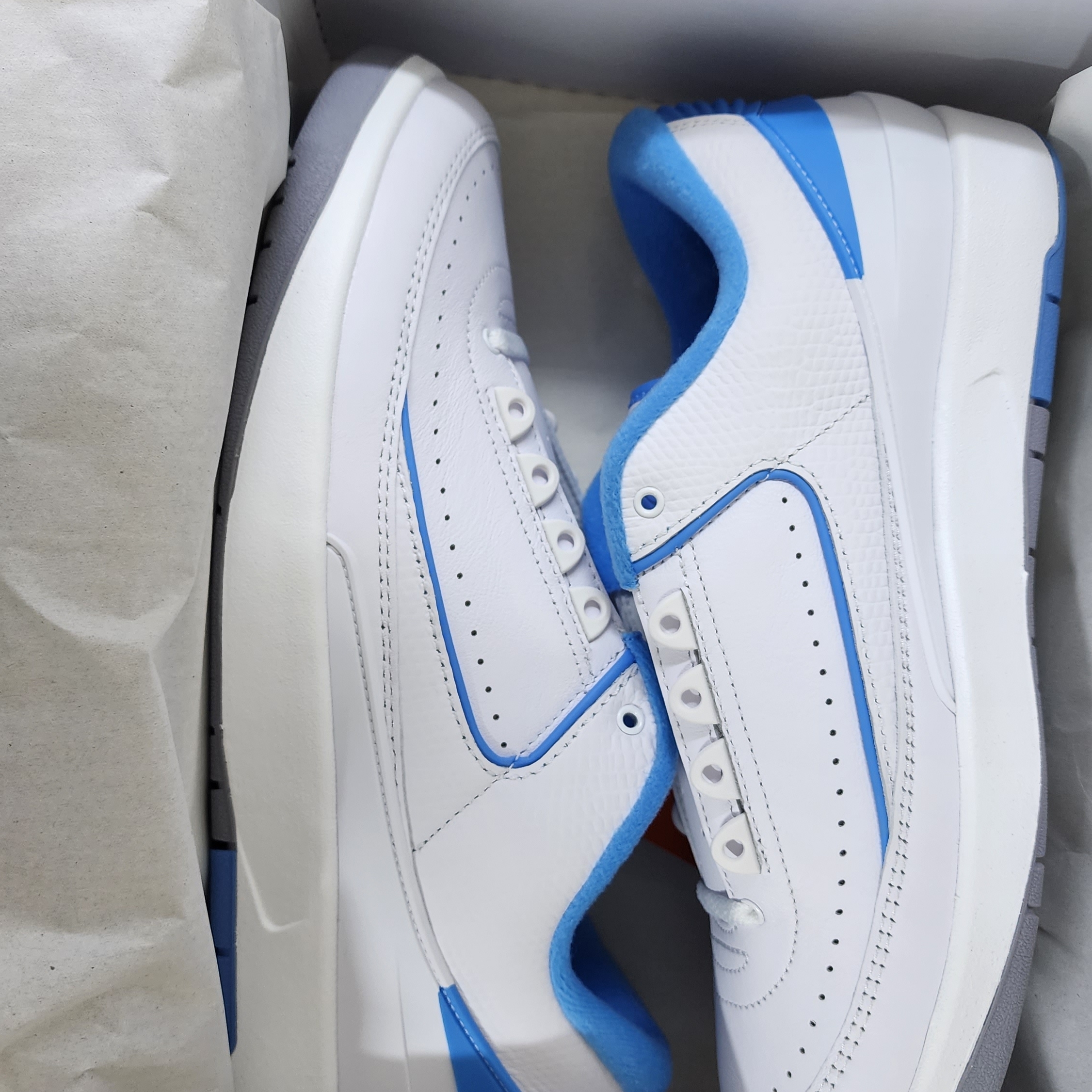 Jordan 2 Retro Low University Blue 착용 스타일