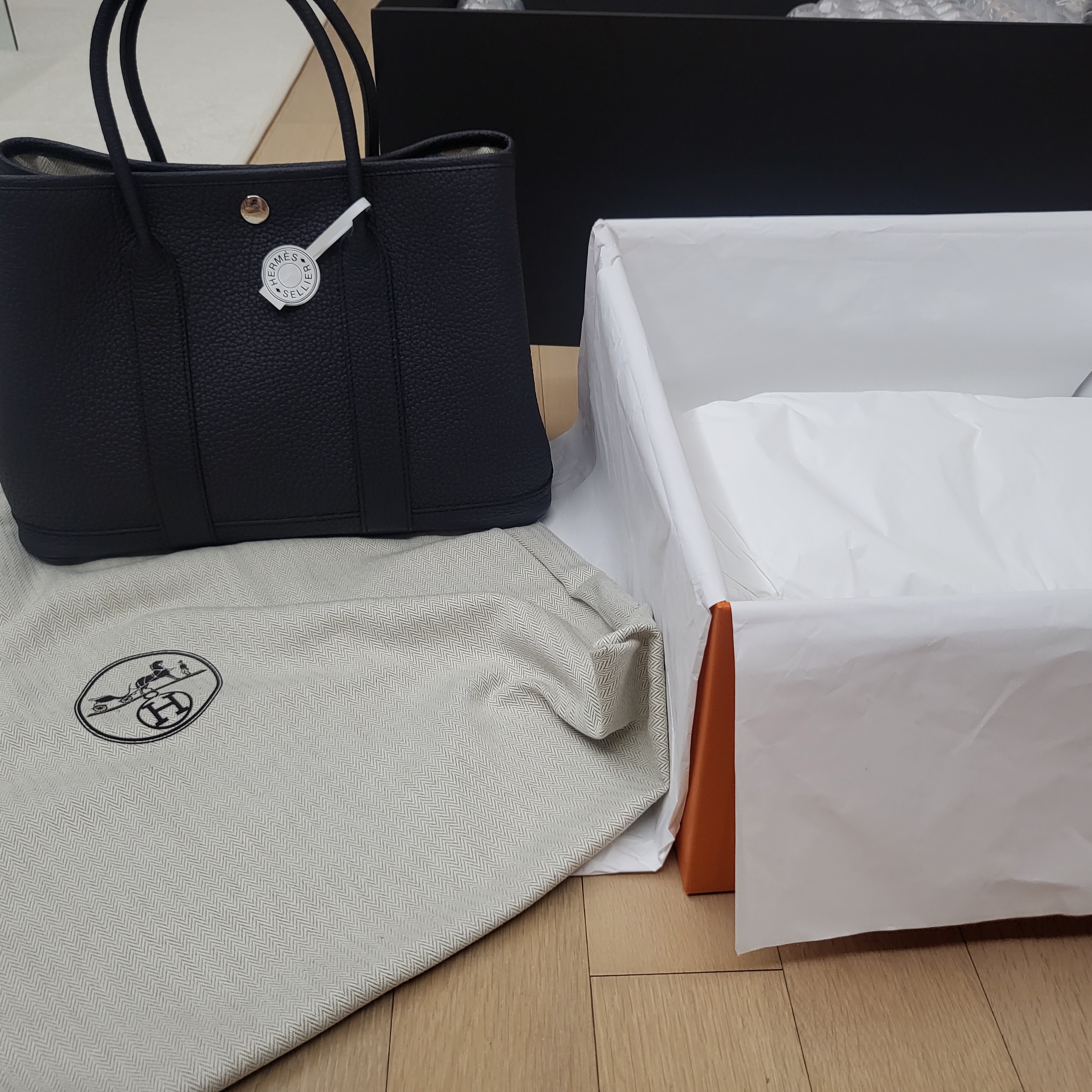 Hermes Garden Party 30 Bag Negonda & Palladium Bleu Indigo 착용 스타일