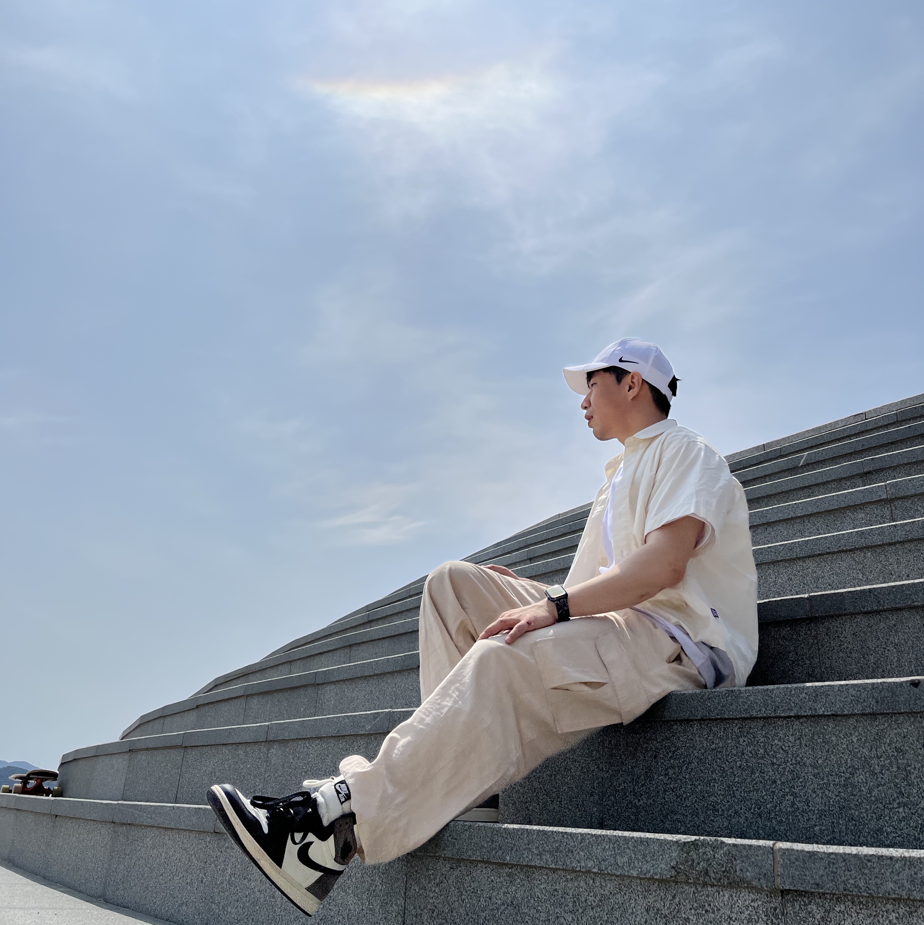 Jordan 1 Retro High OG Black Mocha, Nike x Drake Nocta Cardinal Stock Essential Cap White 착용 스타일