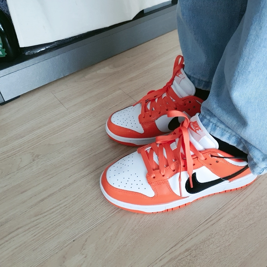 (W) Nike Dunk Low Essential Brilliant Orange 착용 스타일