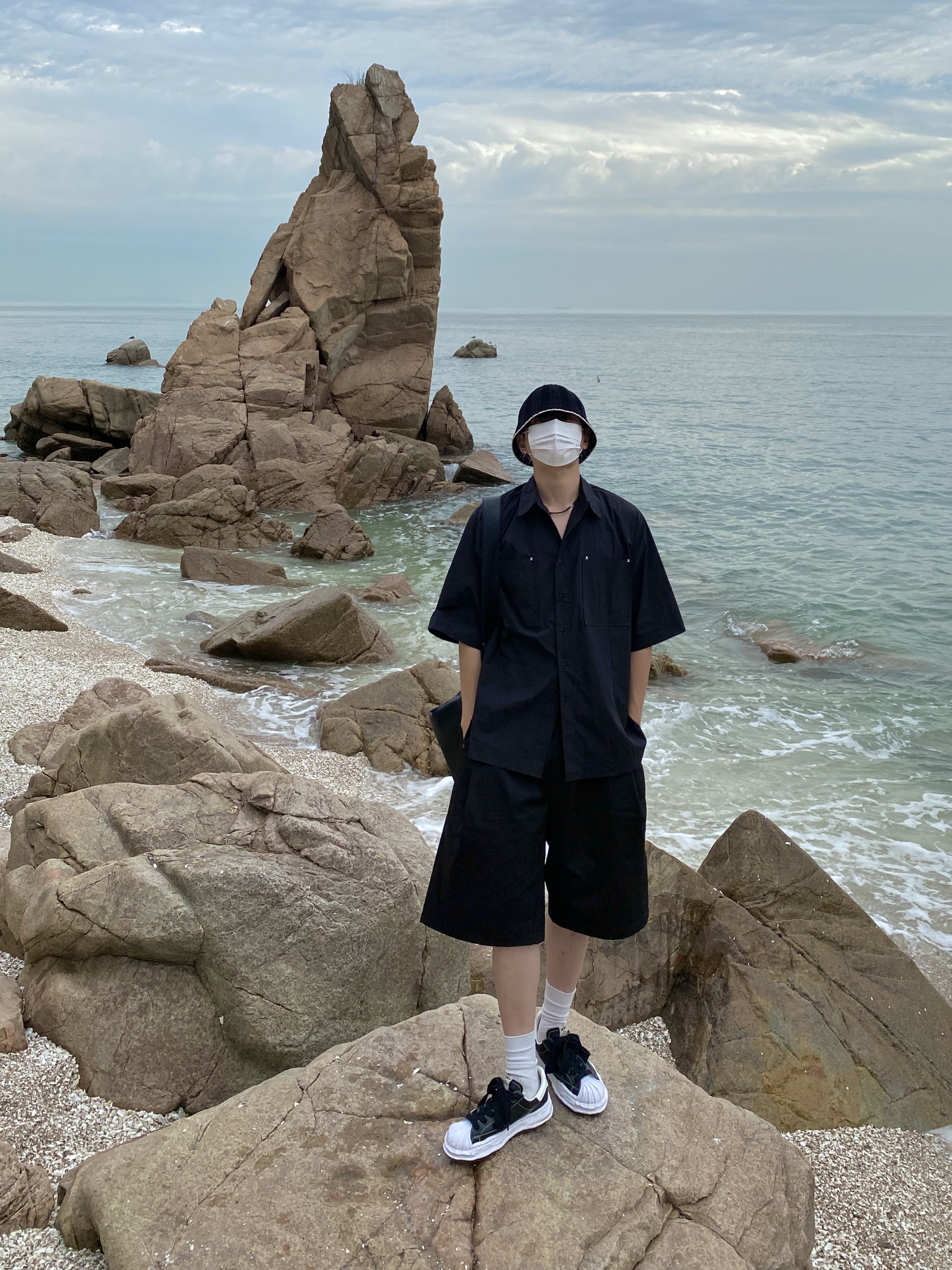 Maison Mihara Yasuhiro Blakey OG Sole Leather Low-top Sneakers Black 착용 스타일 - 3