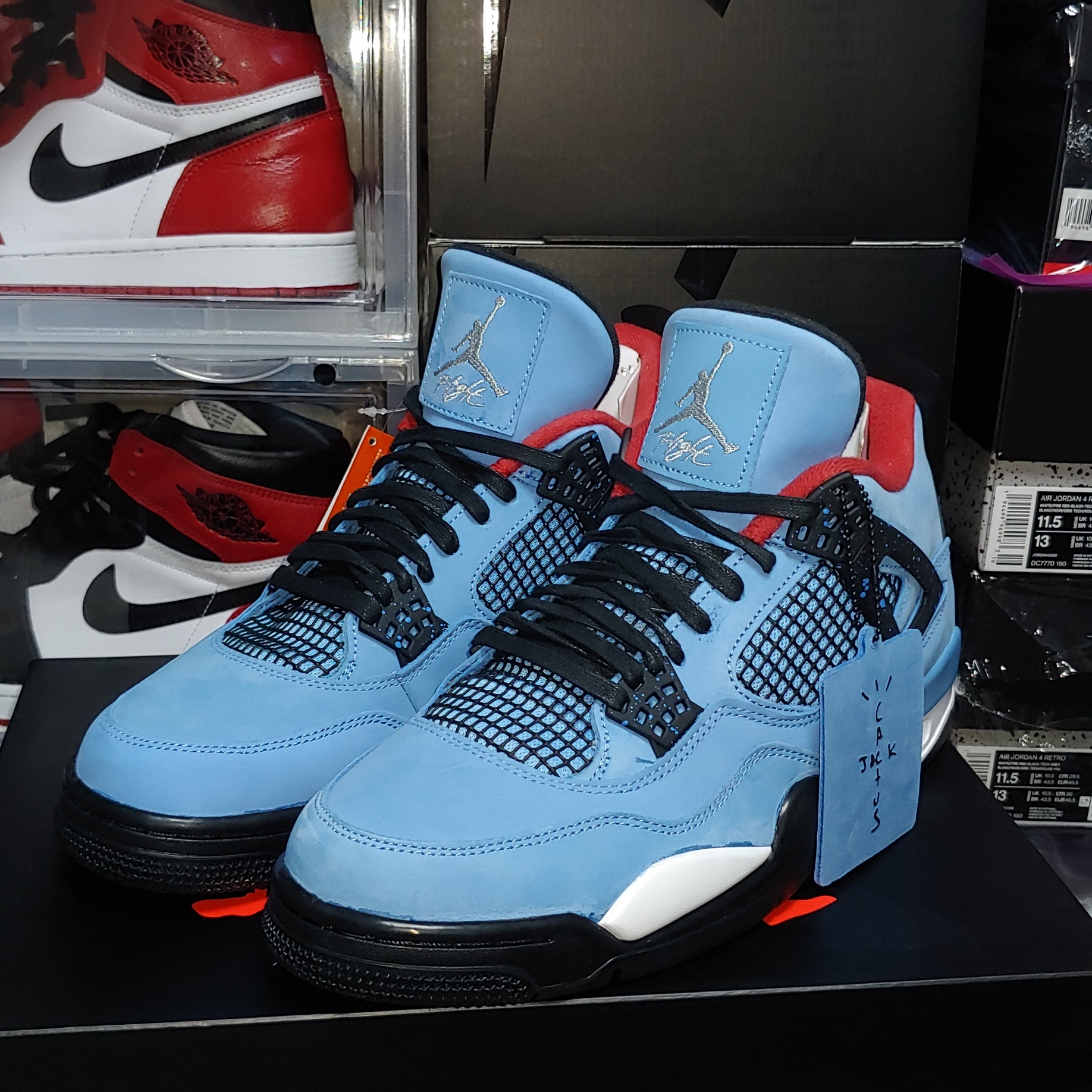 Jordan 4 x Travis Scott Retro Cactus Jack, Jordan 1 Retro High OG Chicago 2015 착용 스타일 - 2