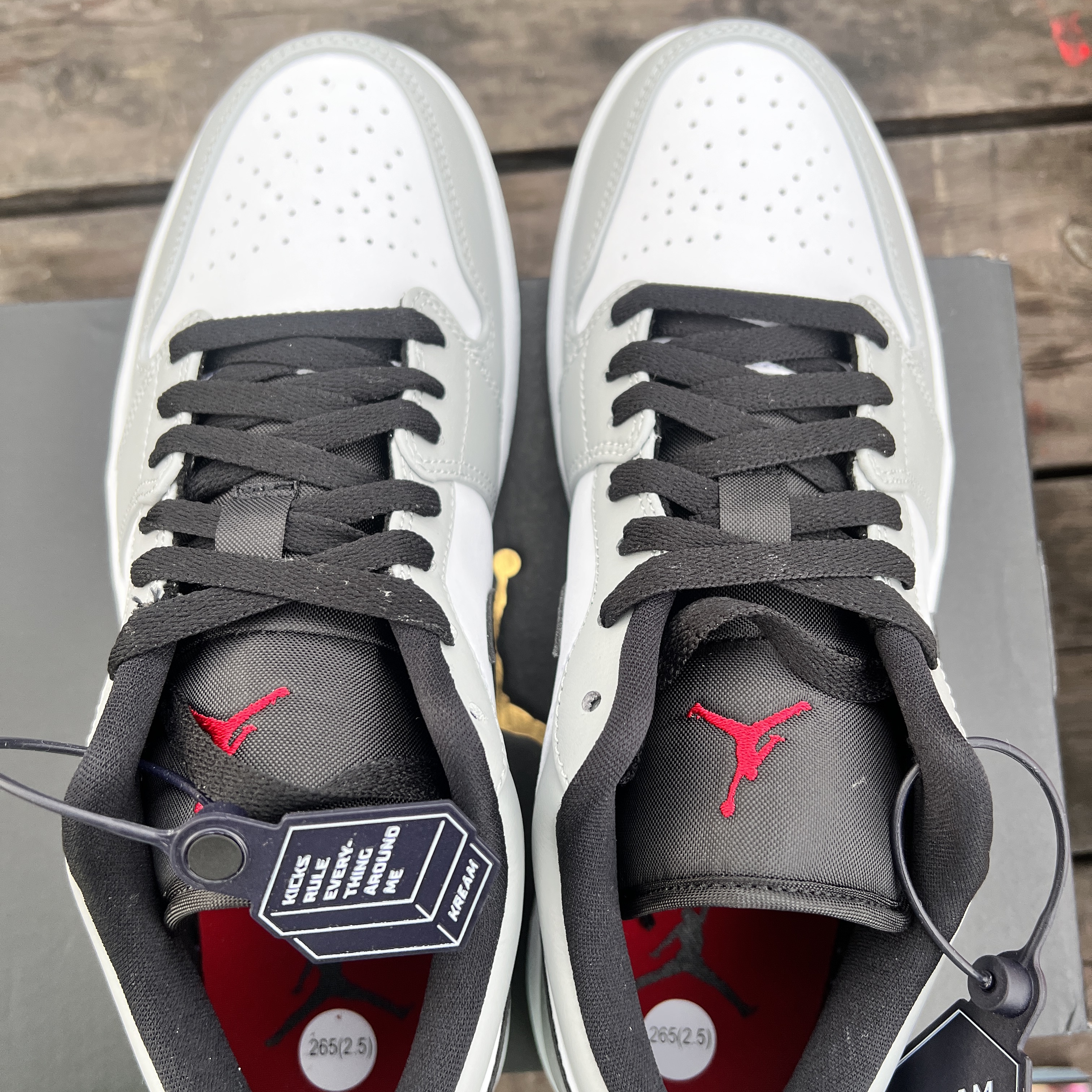 Jordan 1 Low Light Smoke Grey 착용 스타일 - 3