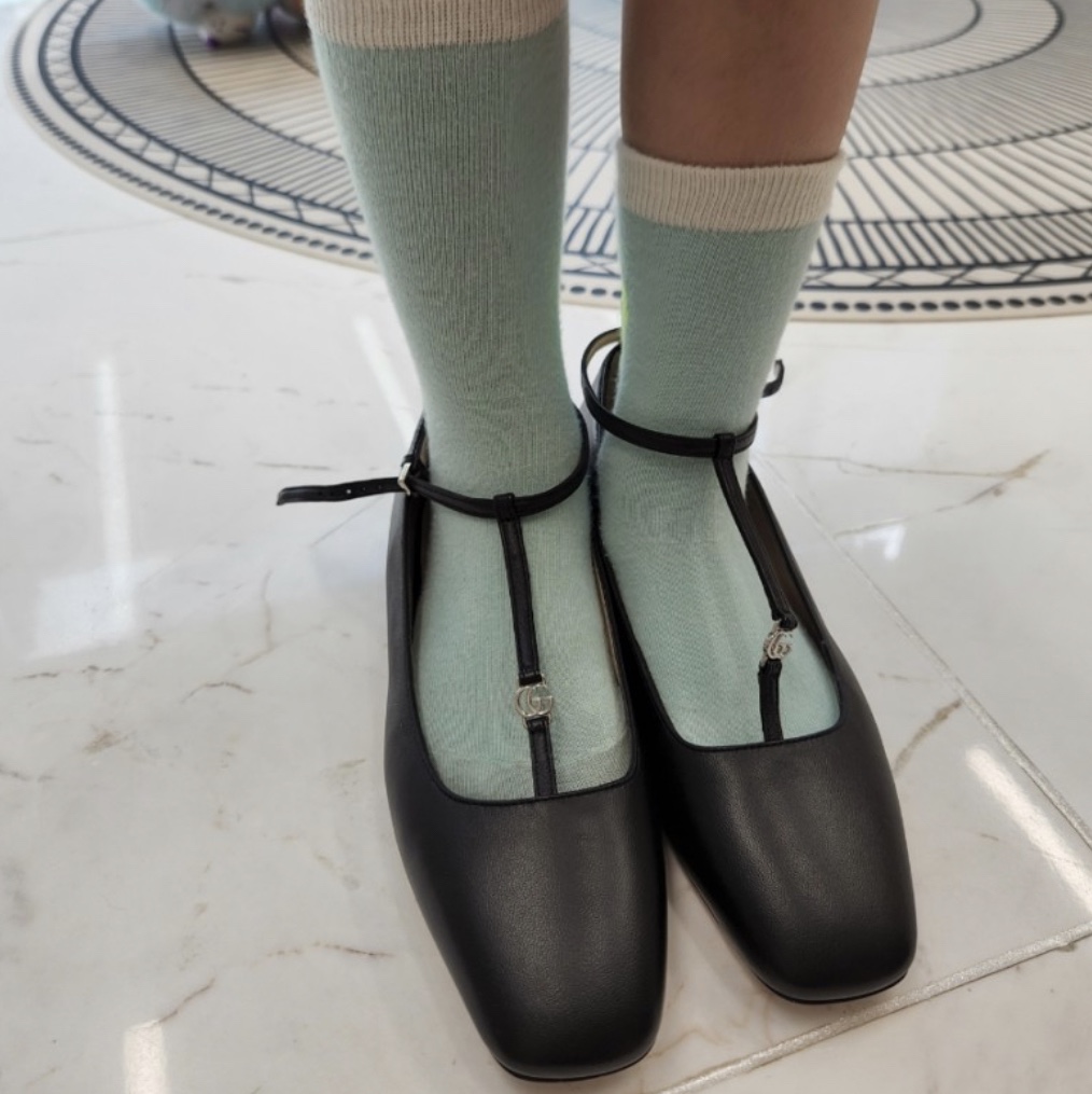 (W) Gucci Double G Flat Black 착용 스타일 - 2