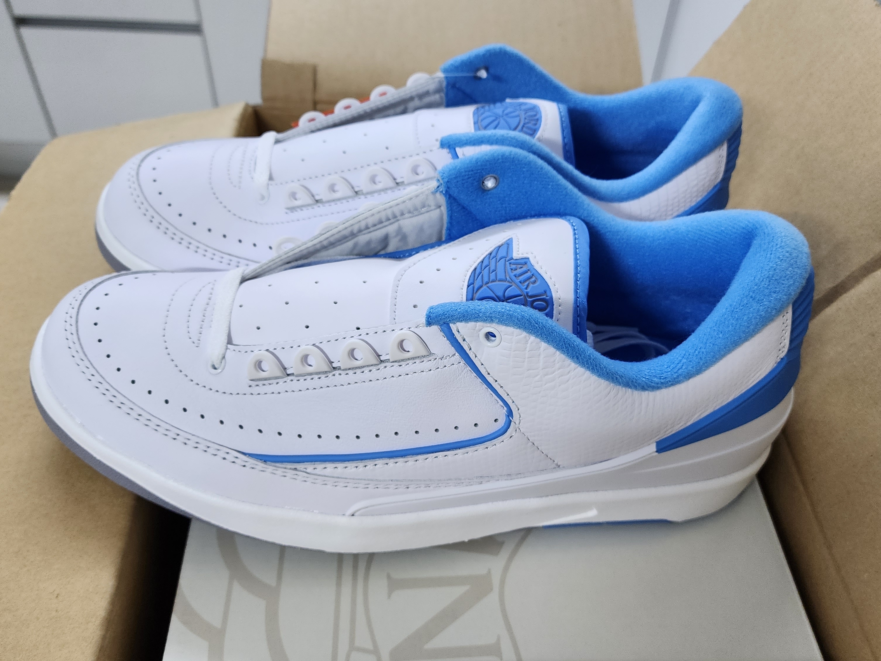 Jordan 2 Retro Low University Blue 착용 스타일