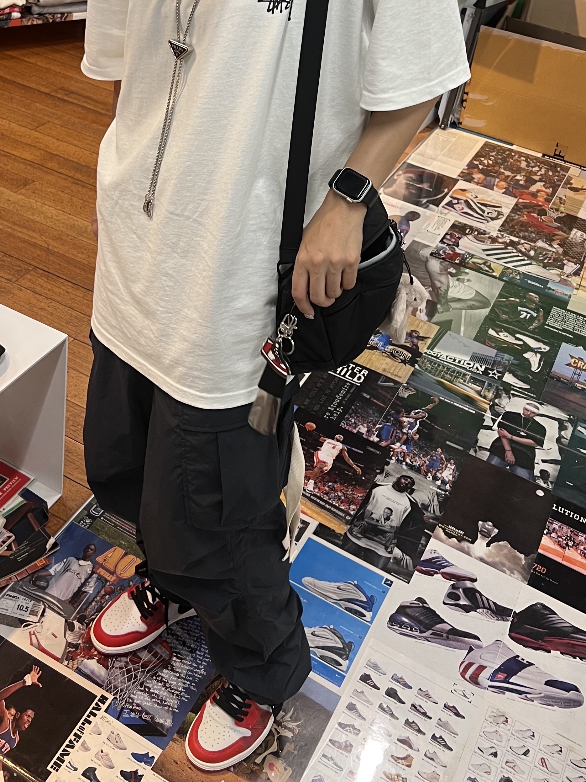 Jordan 1 Retro High Spider-Man Next Chapter, Arc'teryx Mantis 2 Waistpack Black 착용 스타일