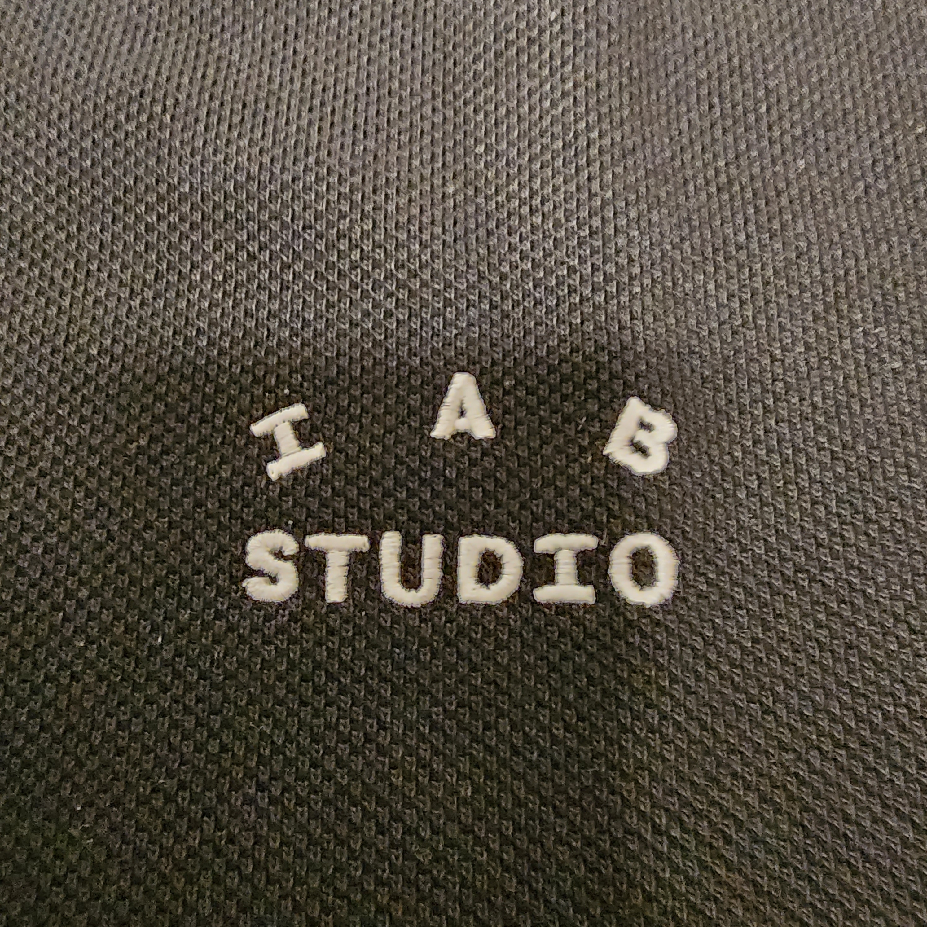 IAB Studio Cropped Pique Shirt Black - The Hyundai Seoul Exclusive 착용 스타일 - 3