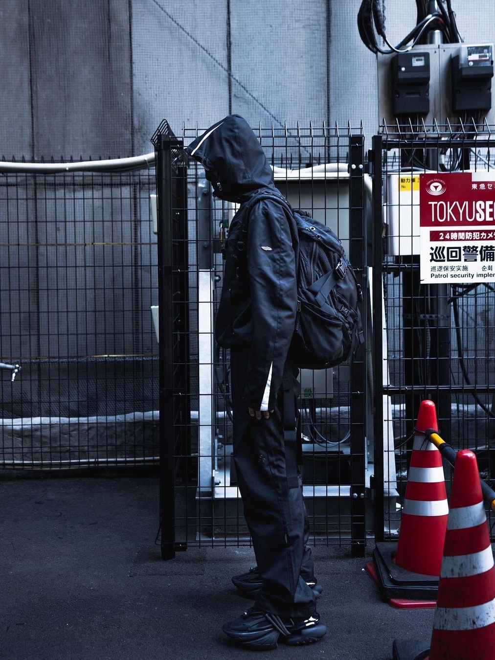 Opening Project Solid Shell Jacket Black, Opening Project Solid Shell Jacket Charcoal 착용 스타일 - 3