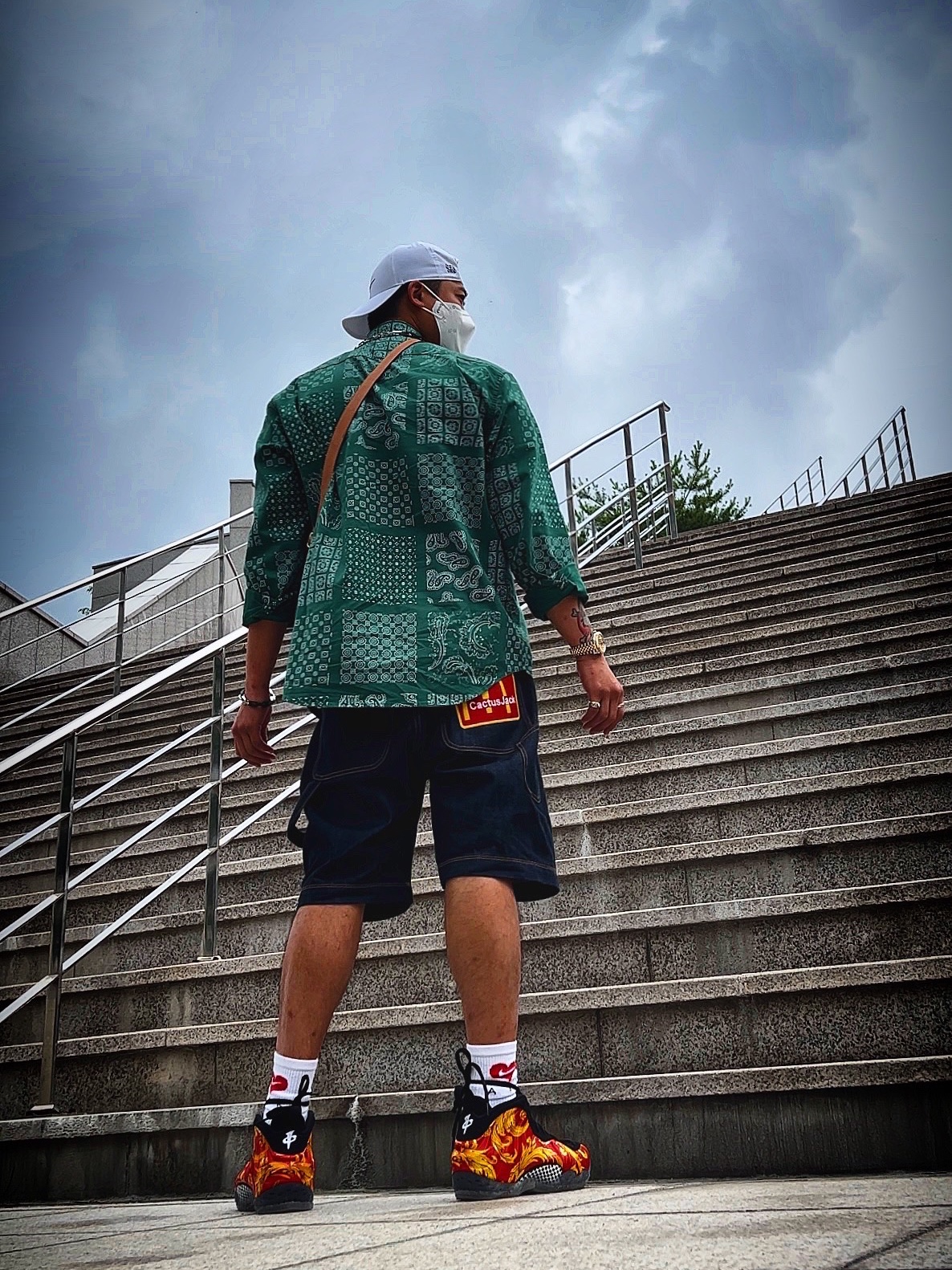 Nike x Supreme Air Foamposite One Red, Supreme Paisley Grid Shirt Black - 20SS 착용 스타일 - 2
