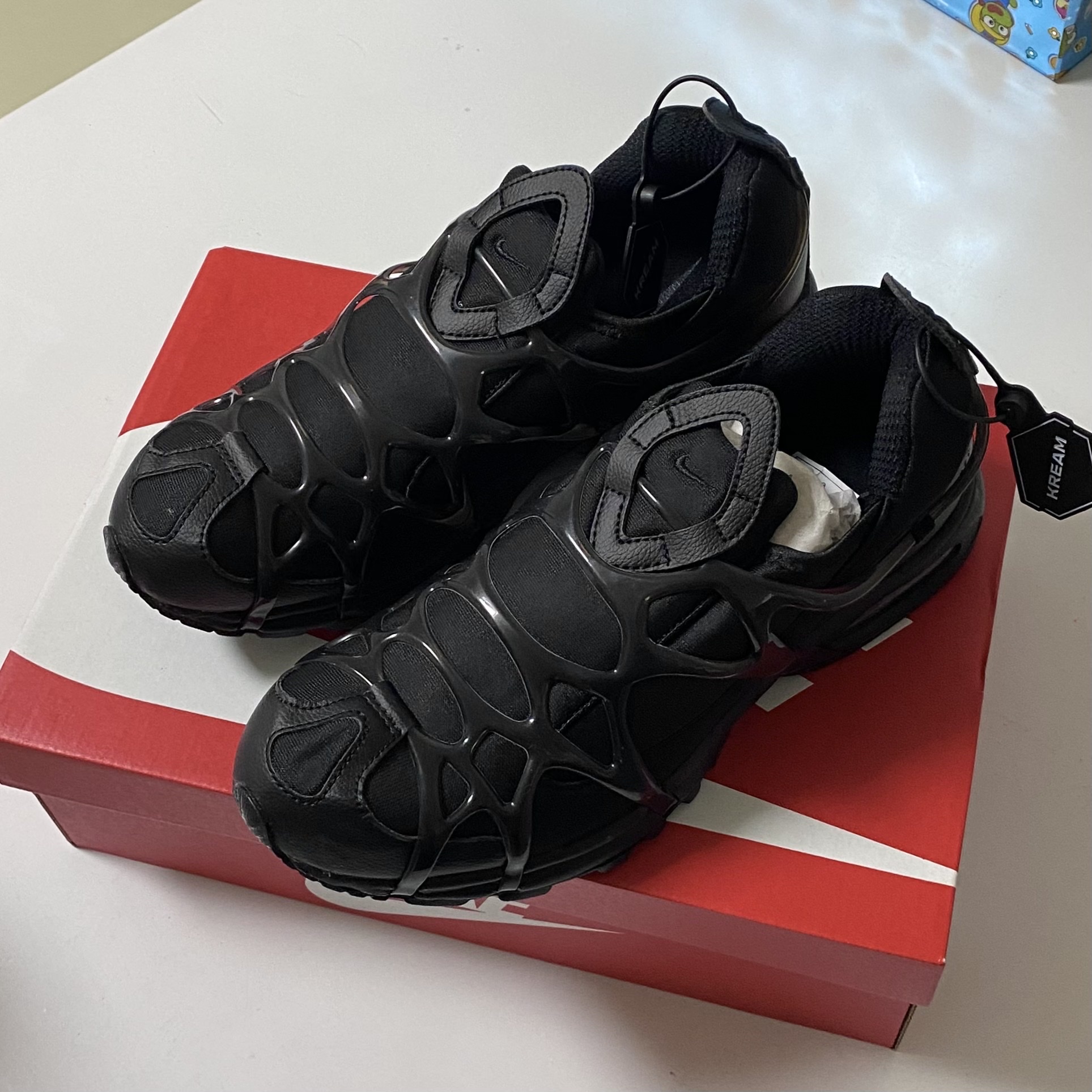 Nike Air Kukini Triple Black 착용 스타일 - 1