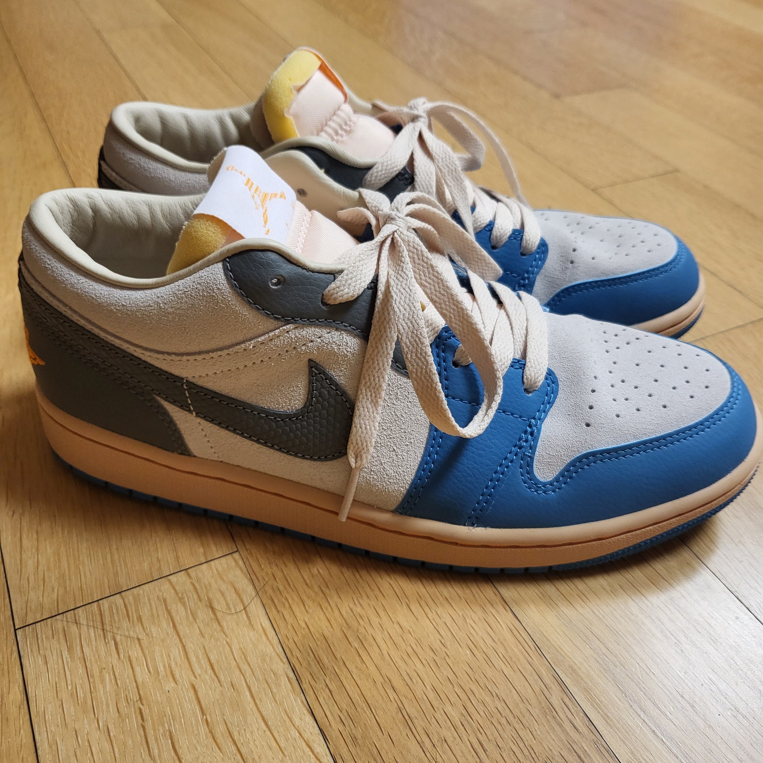 Jordan 1 Low SE Tokyo 96 착용 스타일 - 1