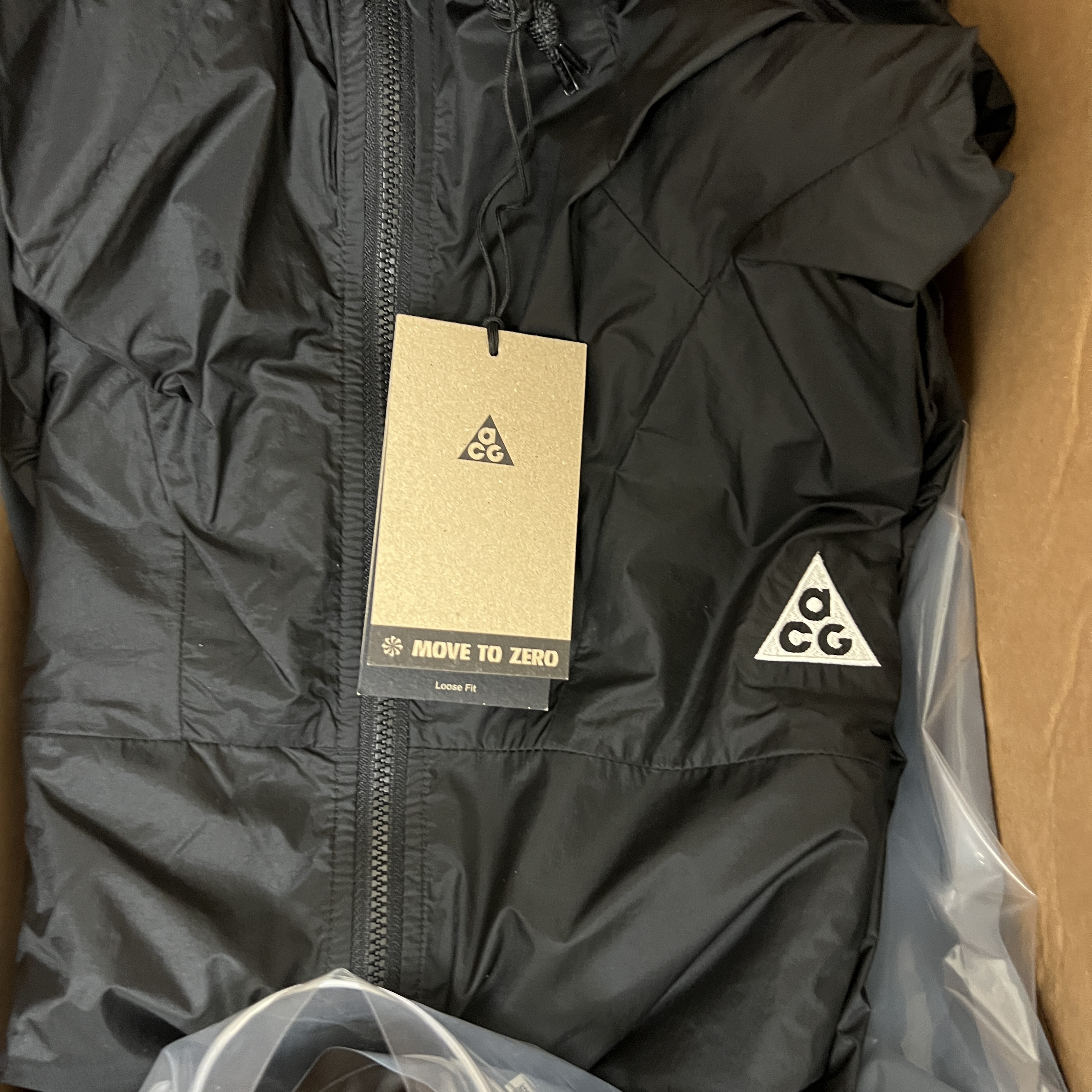 Nike ACG Cinder Cone Windproof Jacket Black Anthracite - US/EU 착용 스타일