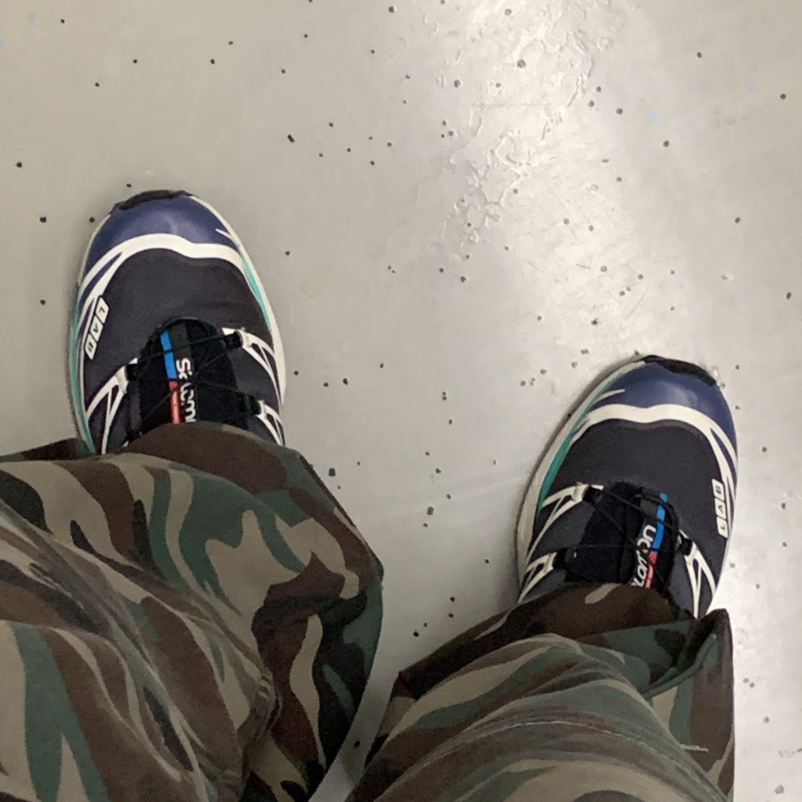 Salomon XT-6 ADV Ebony Vanila Ice 착용 스타일