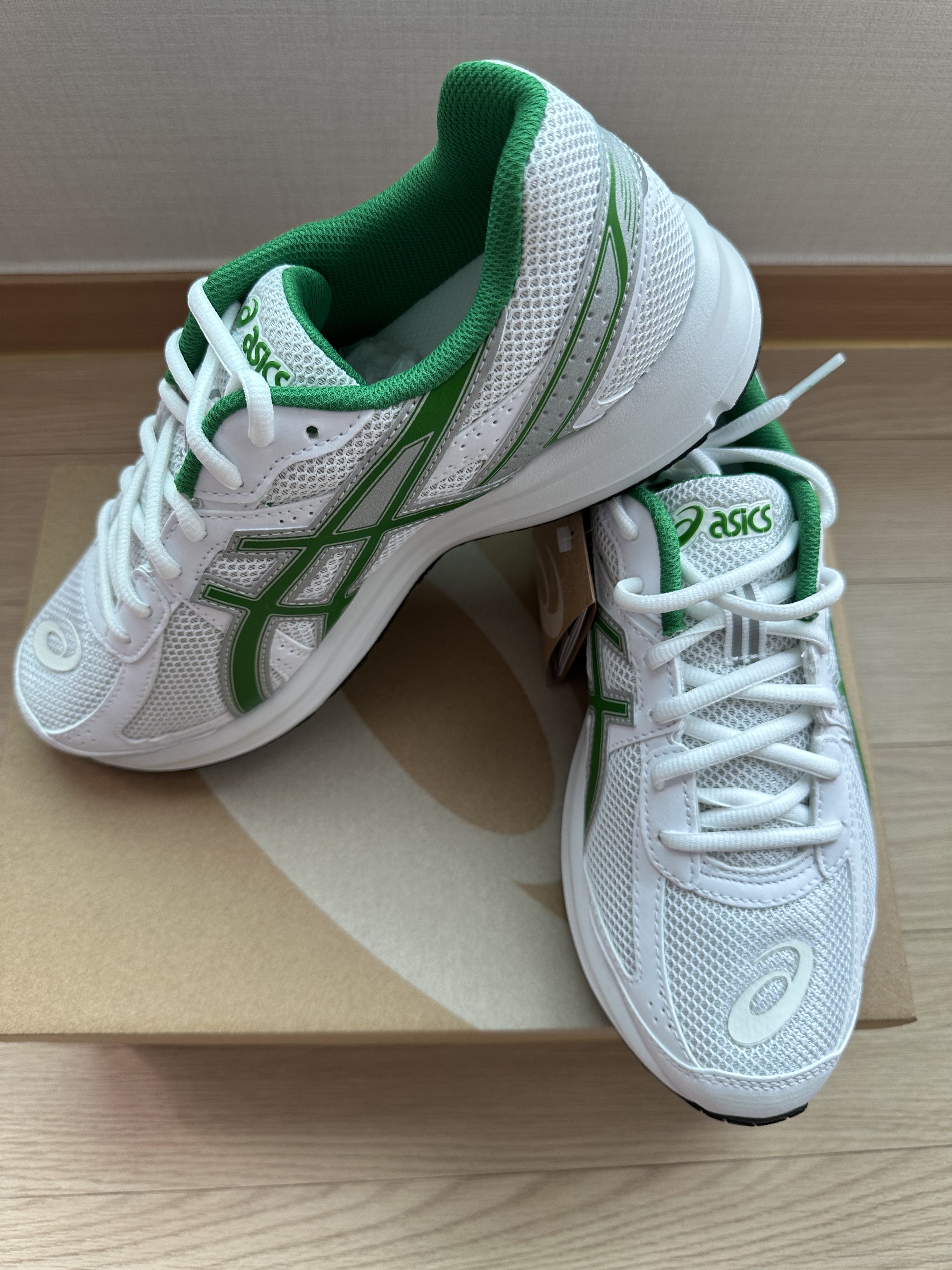 Asics Jog 100 S White Green - 2E Wide 착용 스타일 - 2
