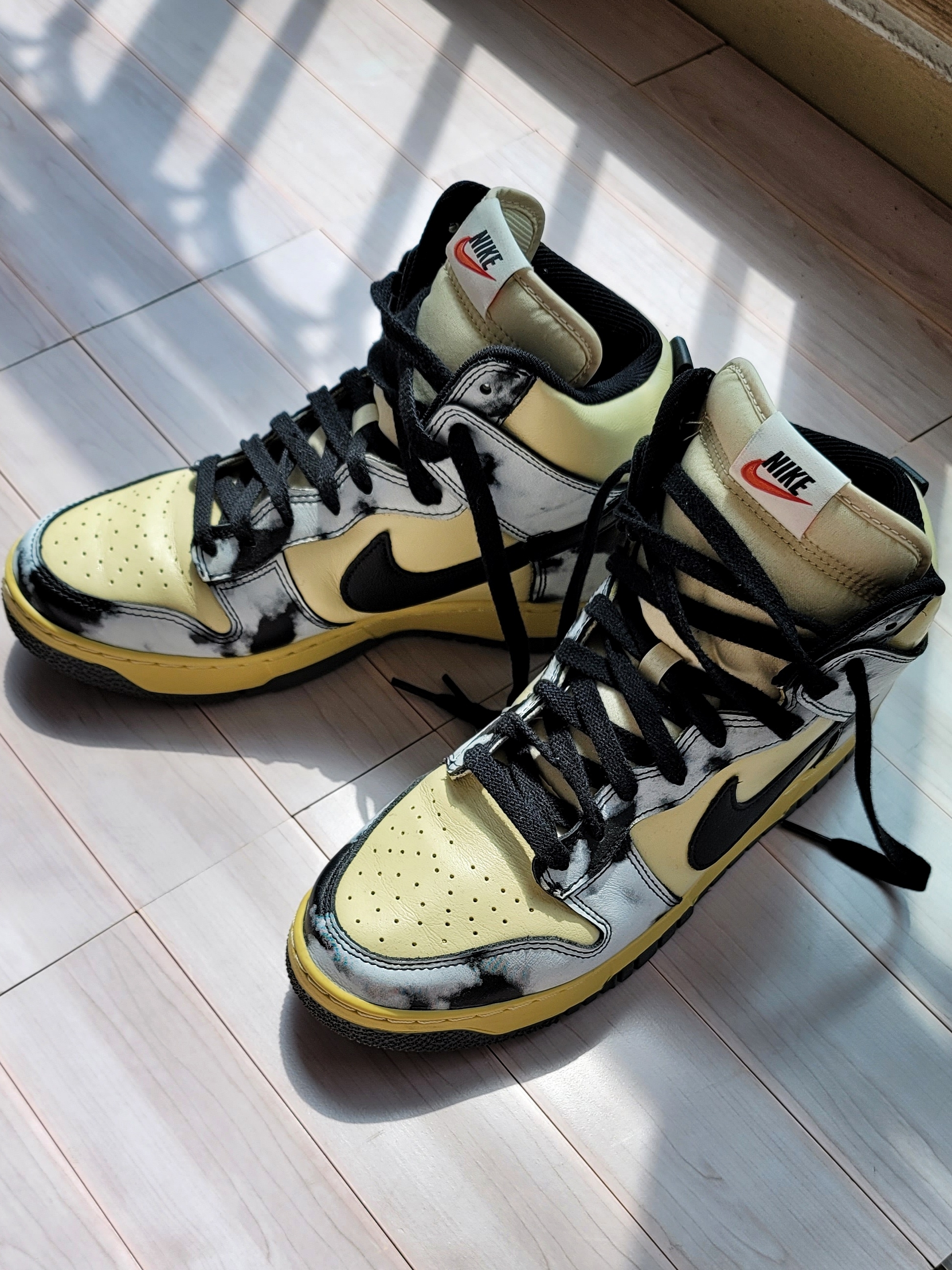 Nike Dunk High 1985 SP Black Acid Wash 착용 스타일 - 1