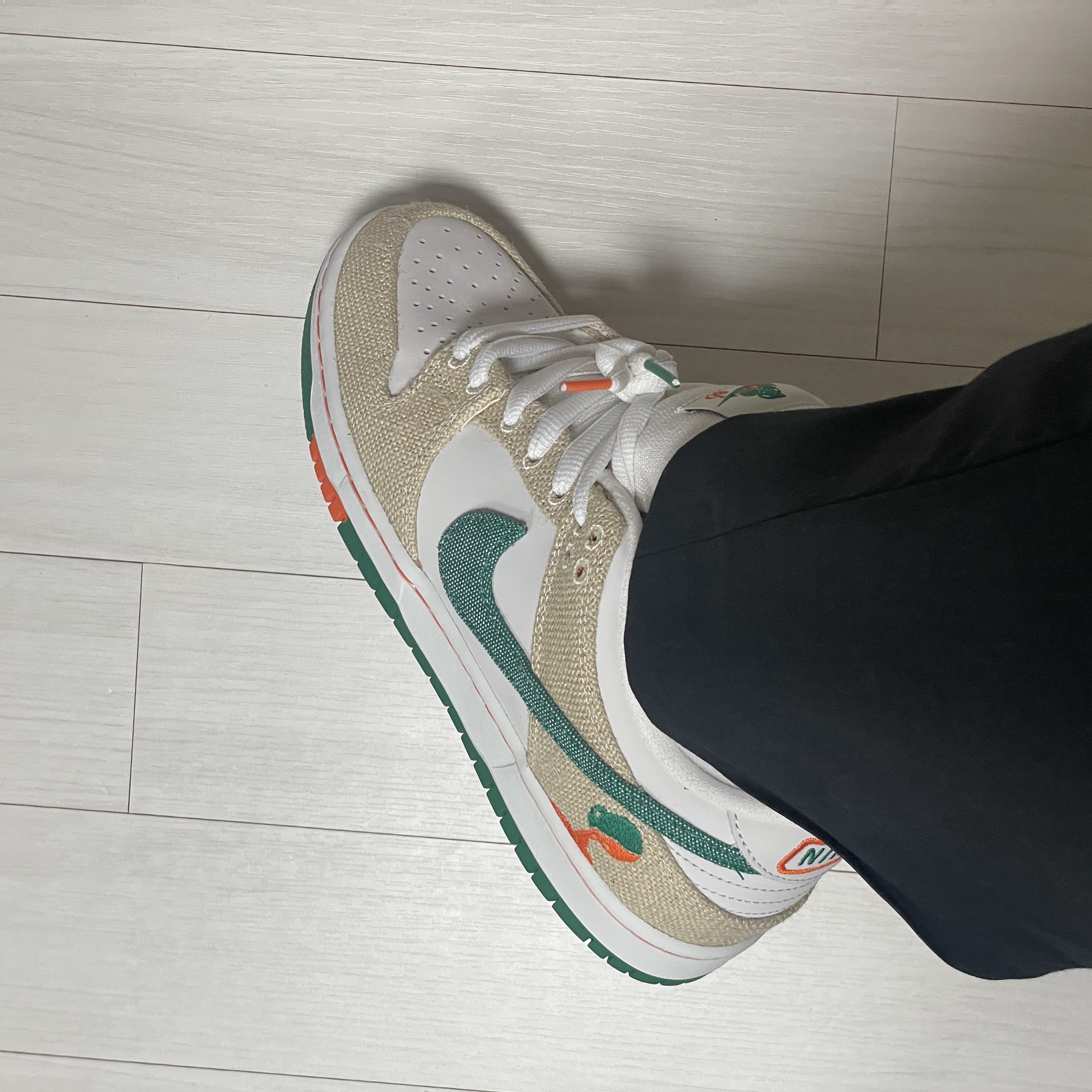 Nike x Jarritos SB Dunk Low Phantom and Malachite 착용 스타일 - 5