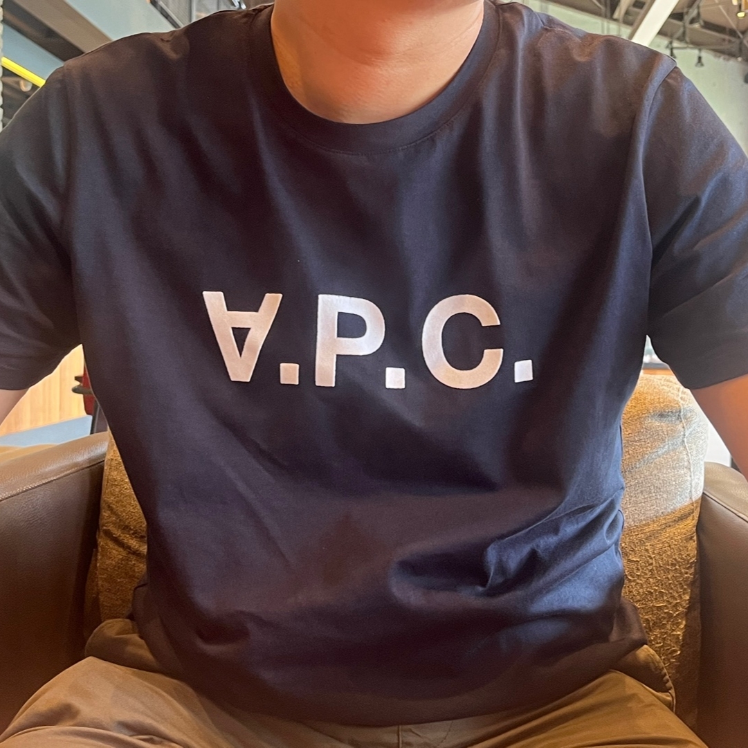 A.P.C. VPC T-Shirt Dark Navy 착용 스타일