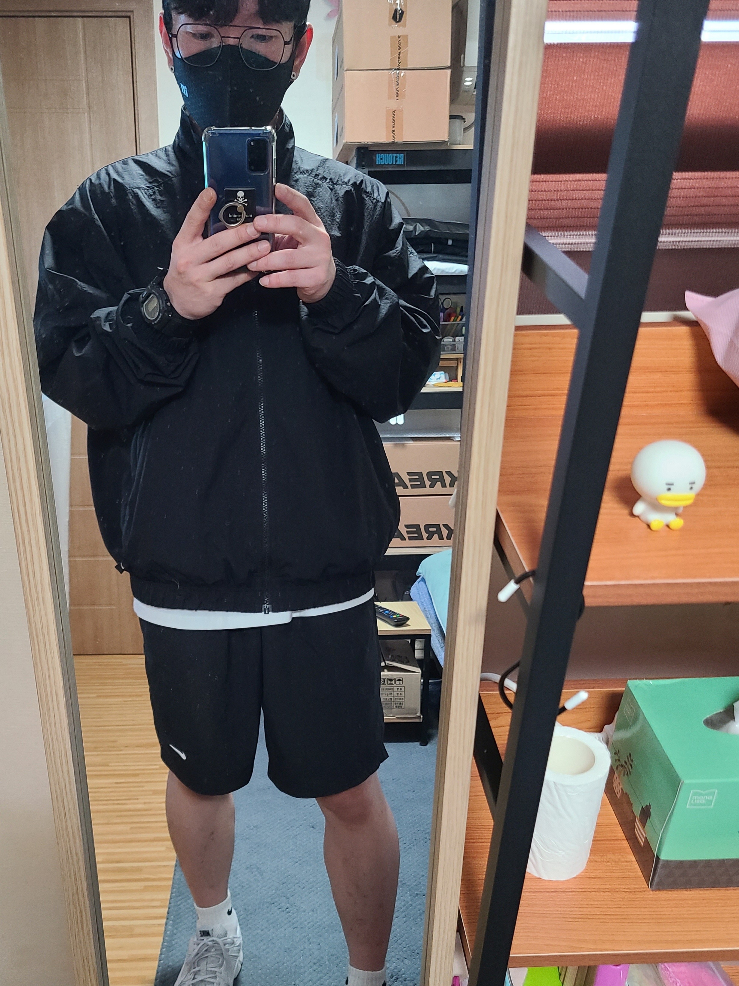 Nike Zoom Vomero 5 SP Vast Grey 2023, Nike NRG Solo Swoosh Woven Track Jacket Black - Asia 착용 스타일 - 2