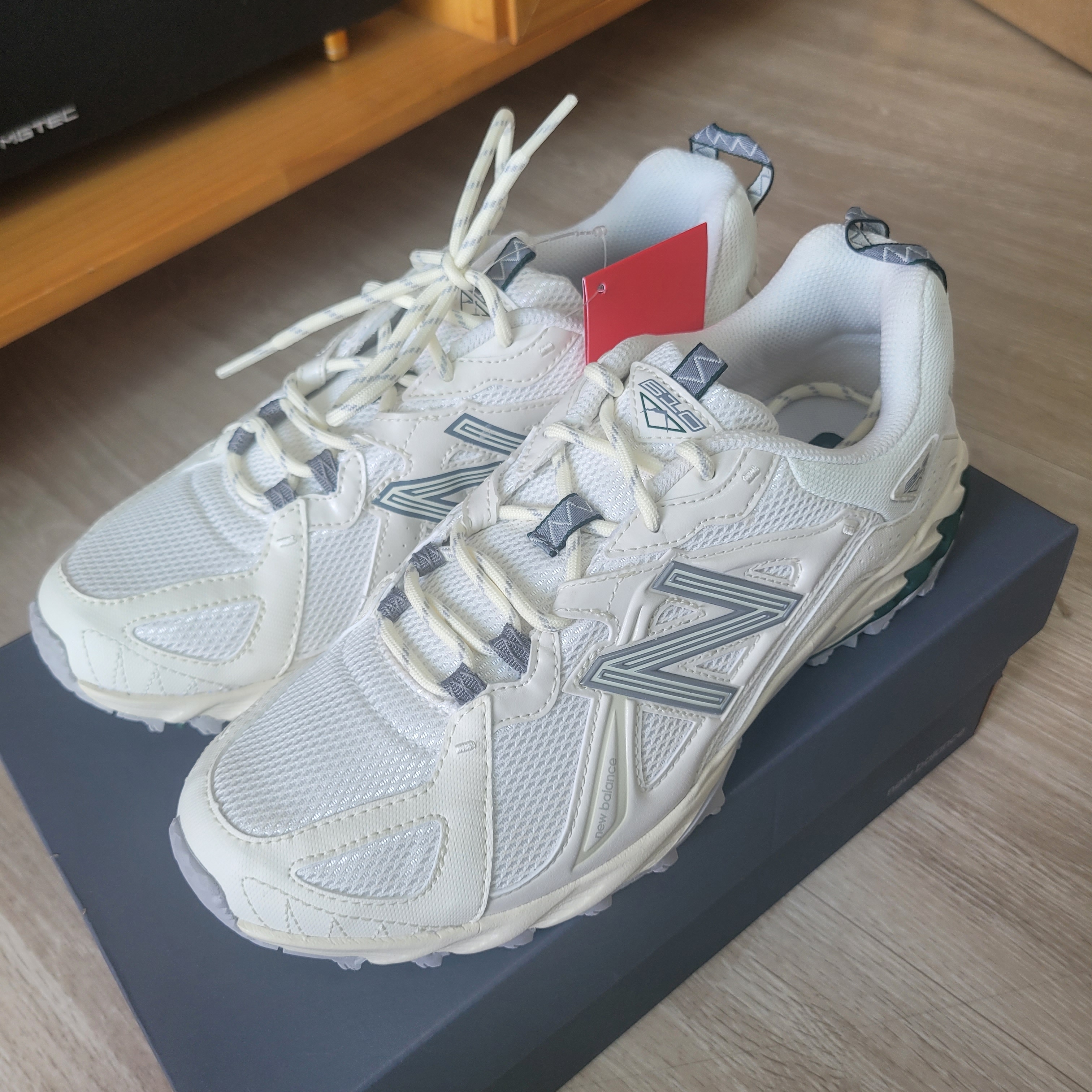 New Balance ML610T Angora 착용 스타일 - 1