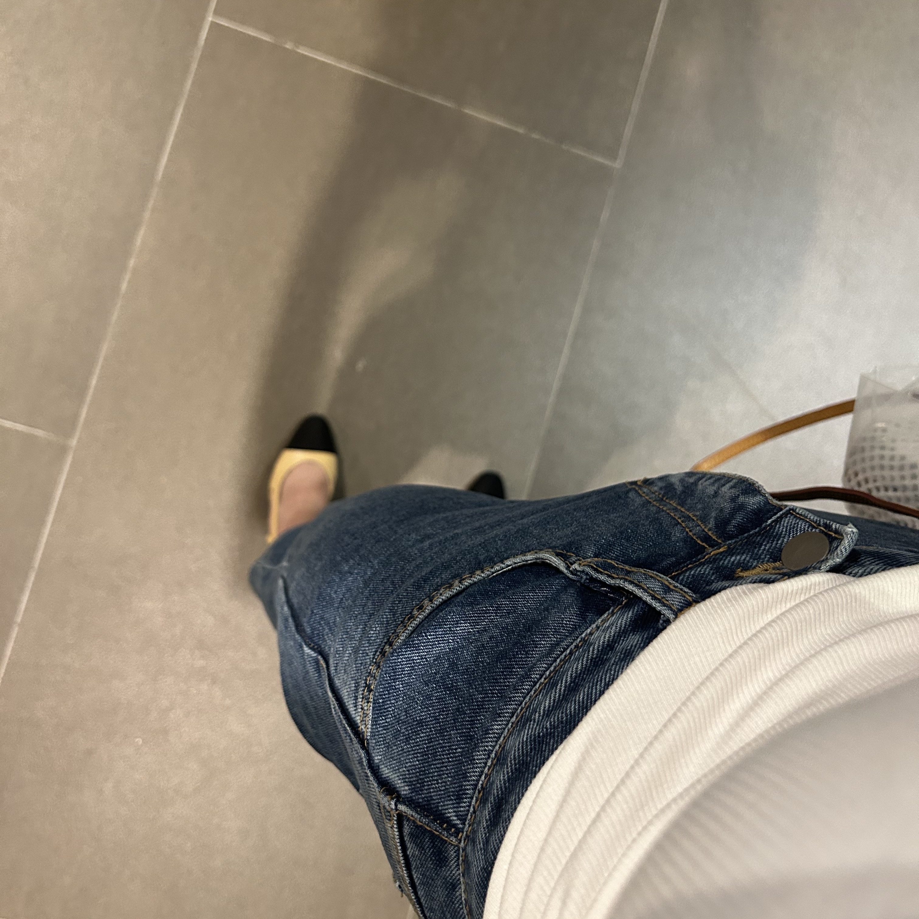 (W) Chanel Slingbacks Goatskin Grosgrain & Beige Black 착용 스타일