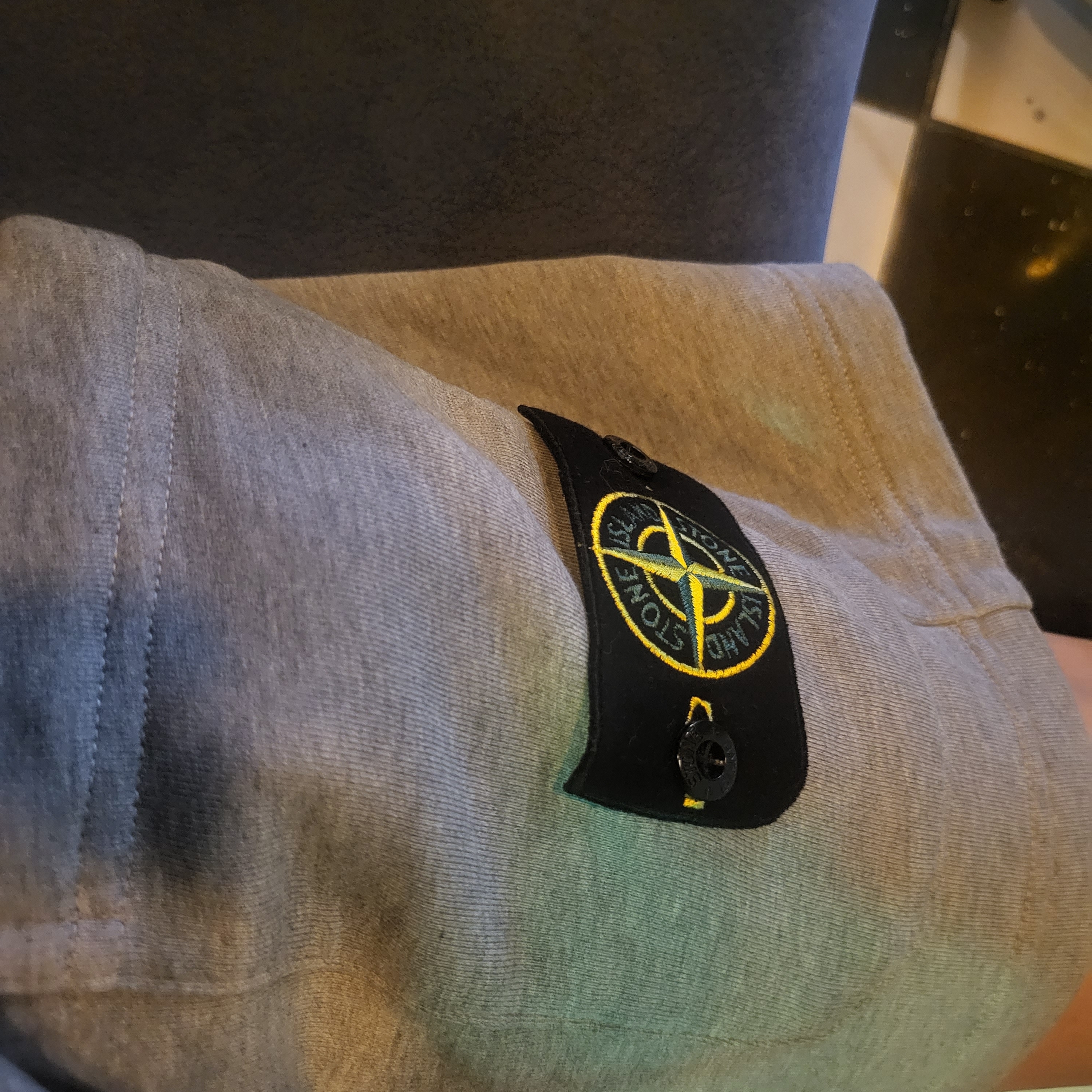 Stone Island 64651 Fleece Bermuda Shorts Powder Melange - 23SS 착용 스타일