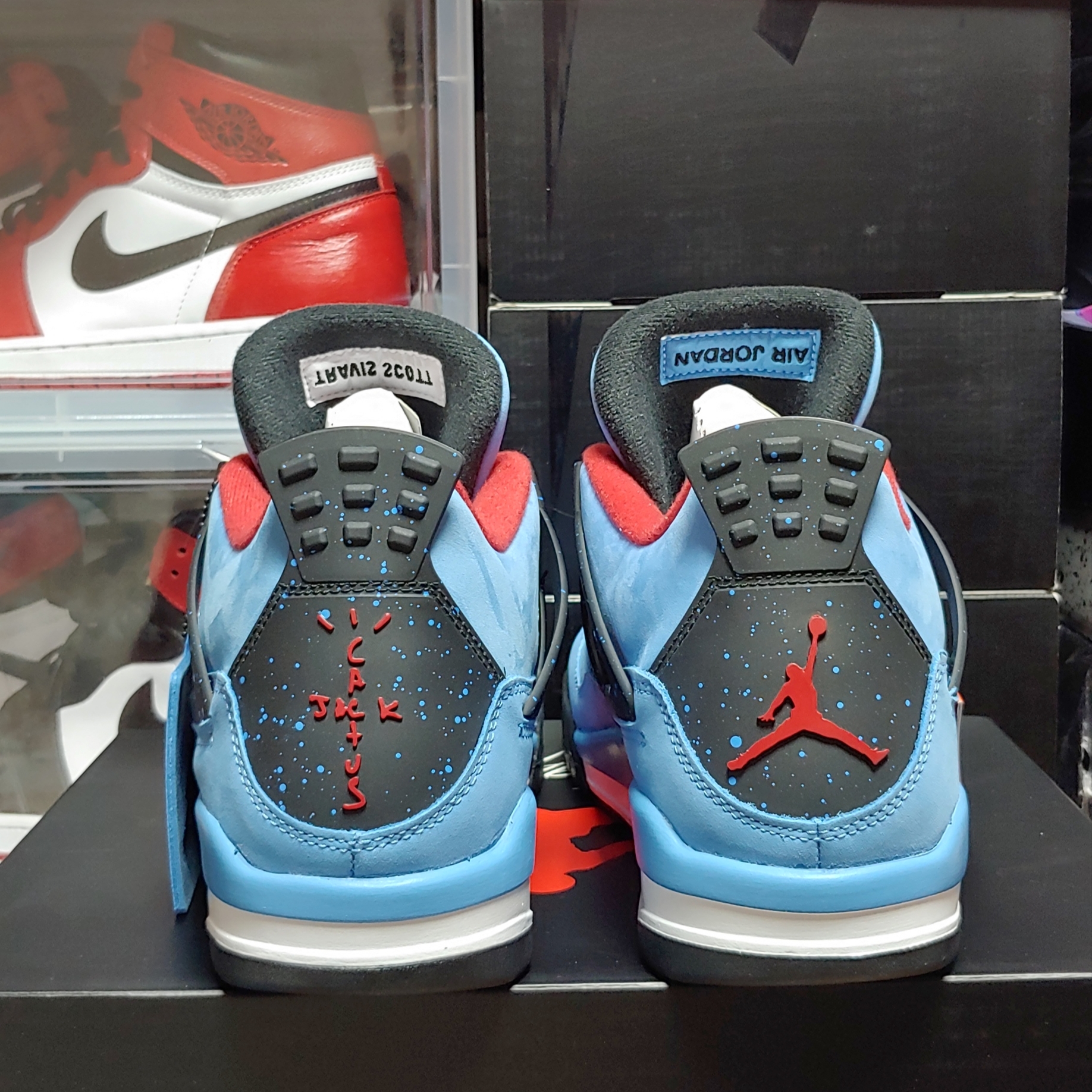 Jordan 4 x Travis Scott Retro Cactus Jack, Jordan 1 Retro High OG Chicago 2015 착용 스타일 - 3
