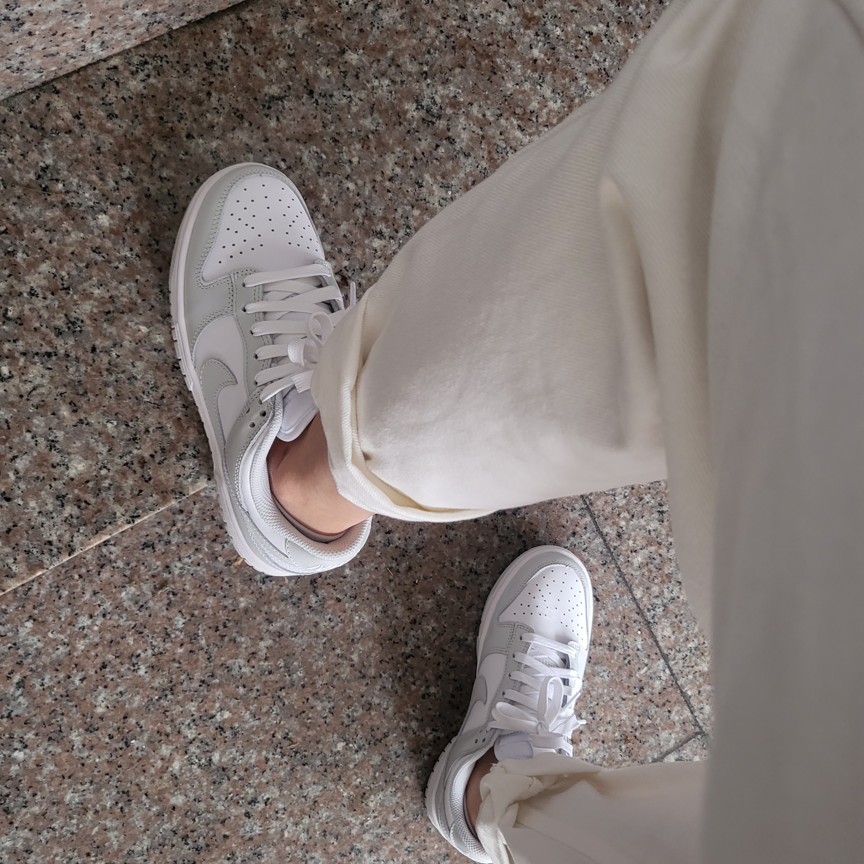 (W) Nike Dunk Low Photon Dust 착용 스타일 - 1