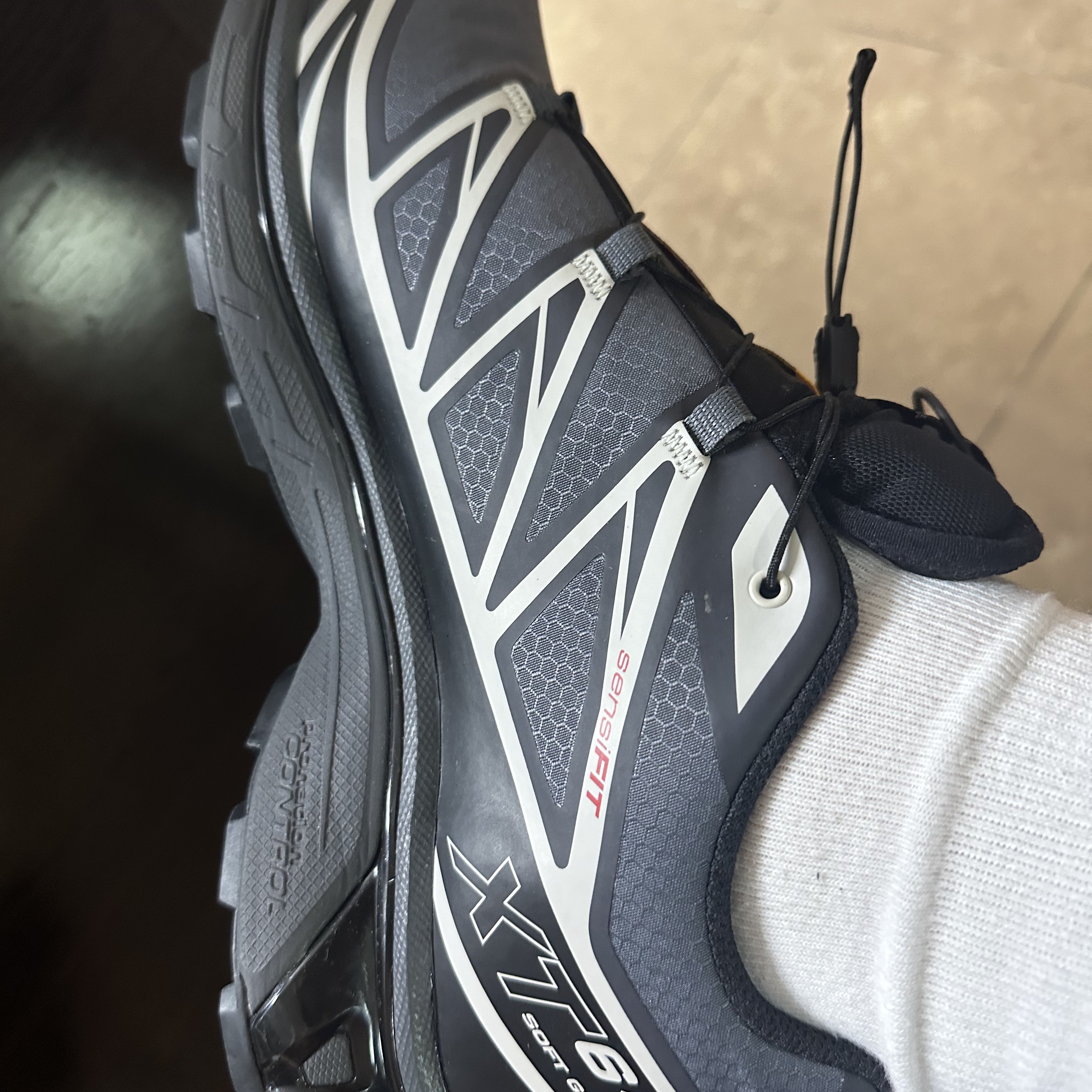 Salomon XT-6 Gore-Tex Black Ebony 착용 스타일