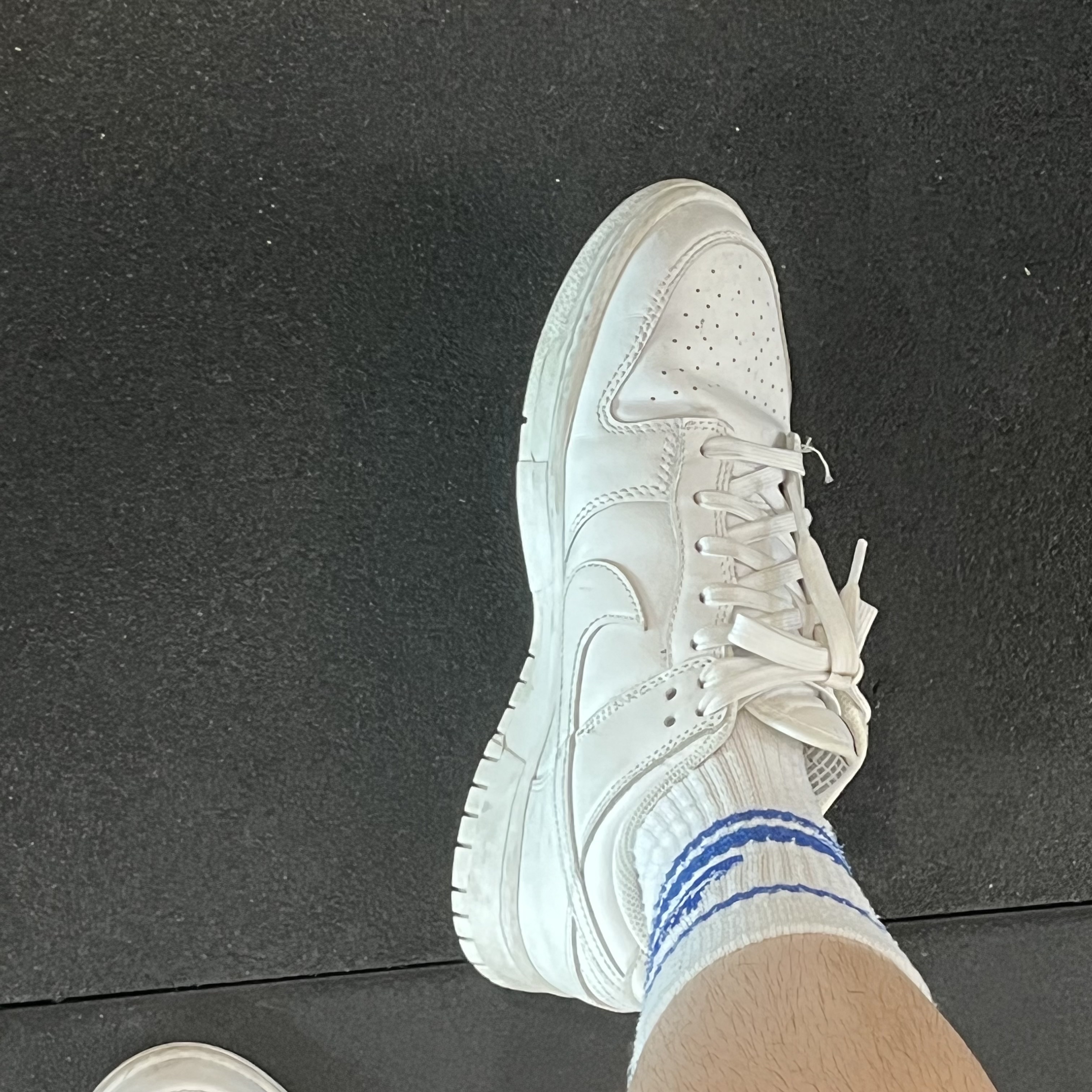 (W) Nike Dunk Low Triple White 착용 스타일