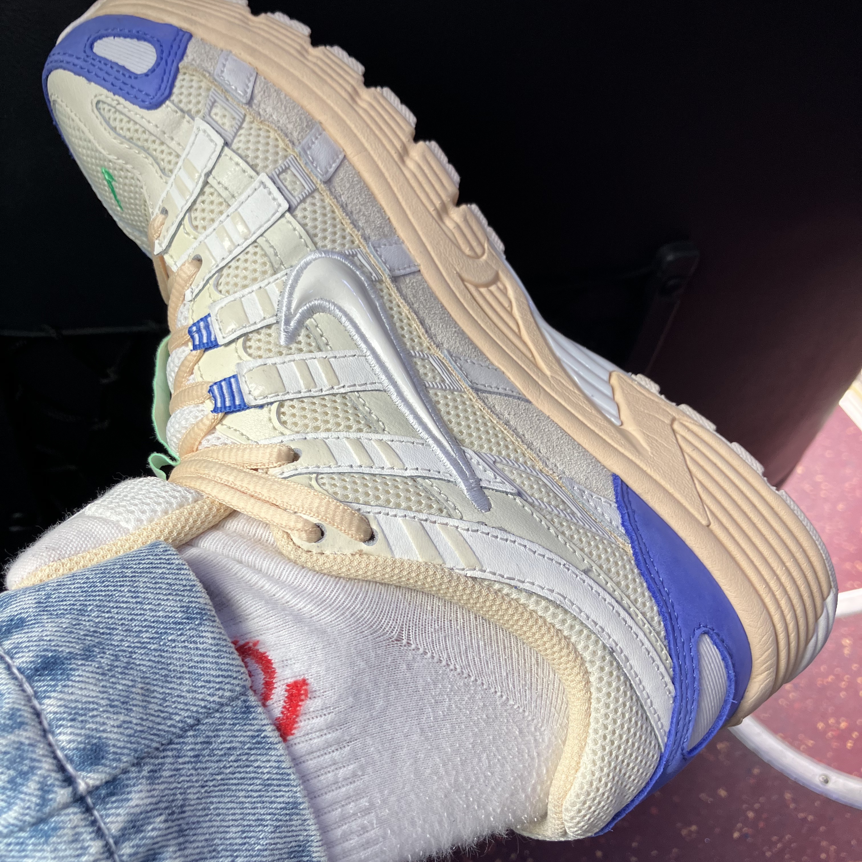 Nike P-6000 Coconut Milk Medium Blue 착용 스타일 - 3