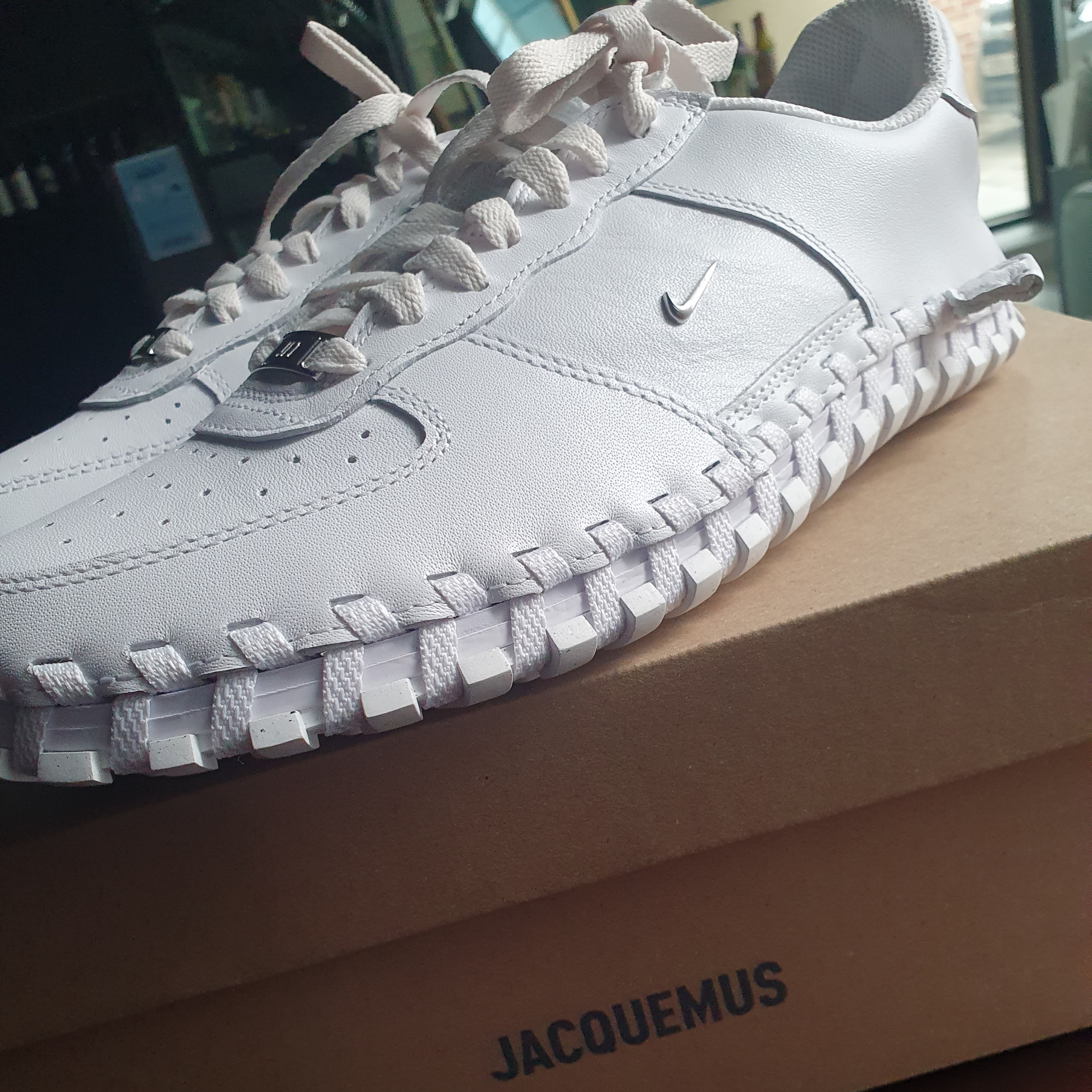 Nike x Jacquemus J Force 1 Low LX SP White 착용 스타일 - 2