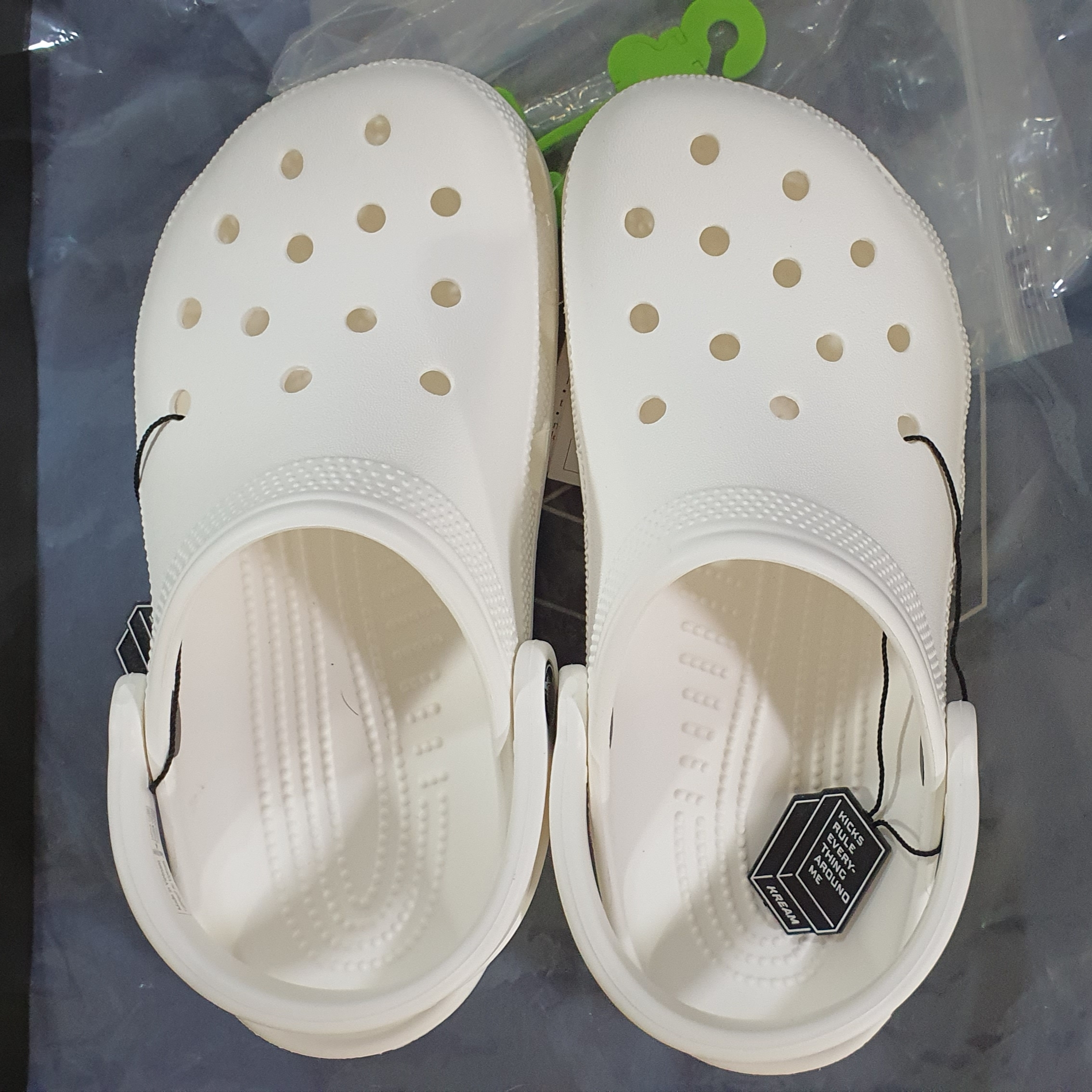 (Kids) Crocs Classic Clog White 착용 스타일
