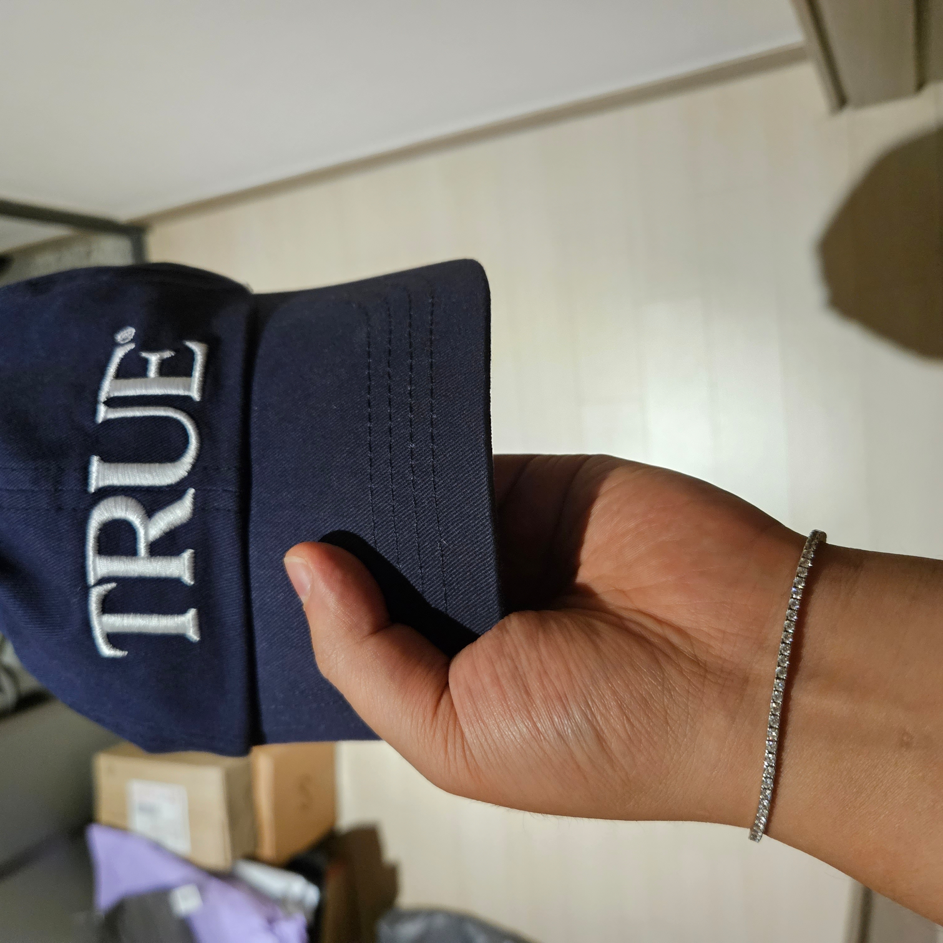 True Religion True Cap Navy 착용 스타일