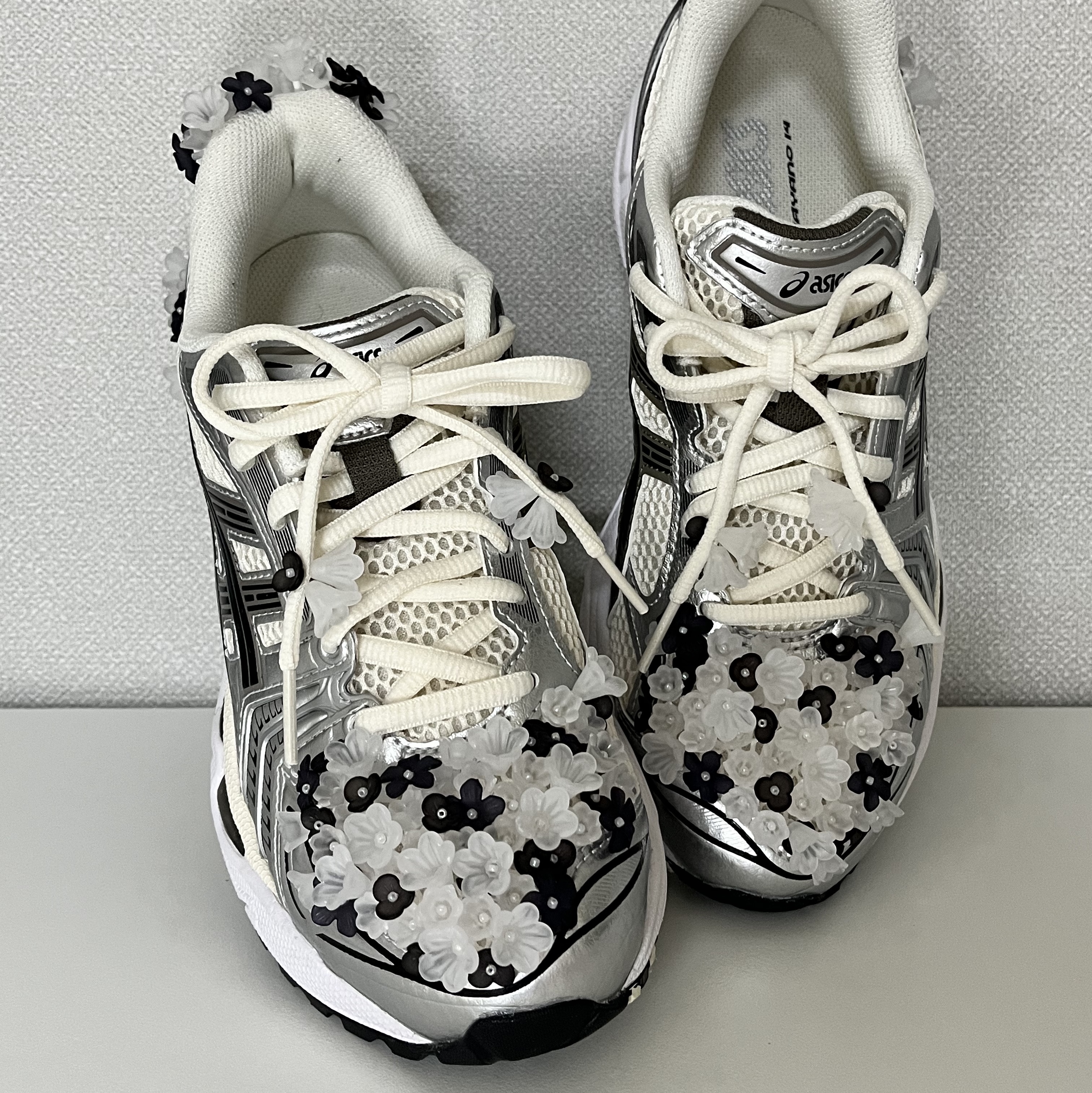 Asics Gel-Kayano 14 Cream Black 착용 스타일 - 1