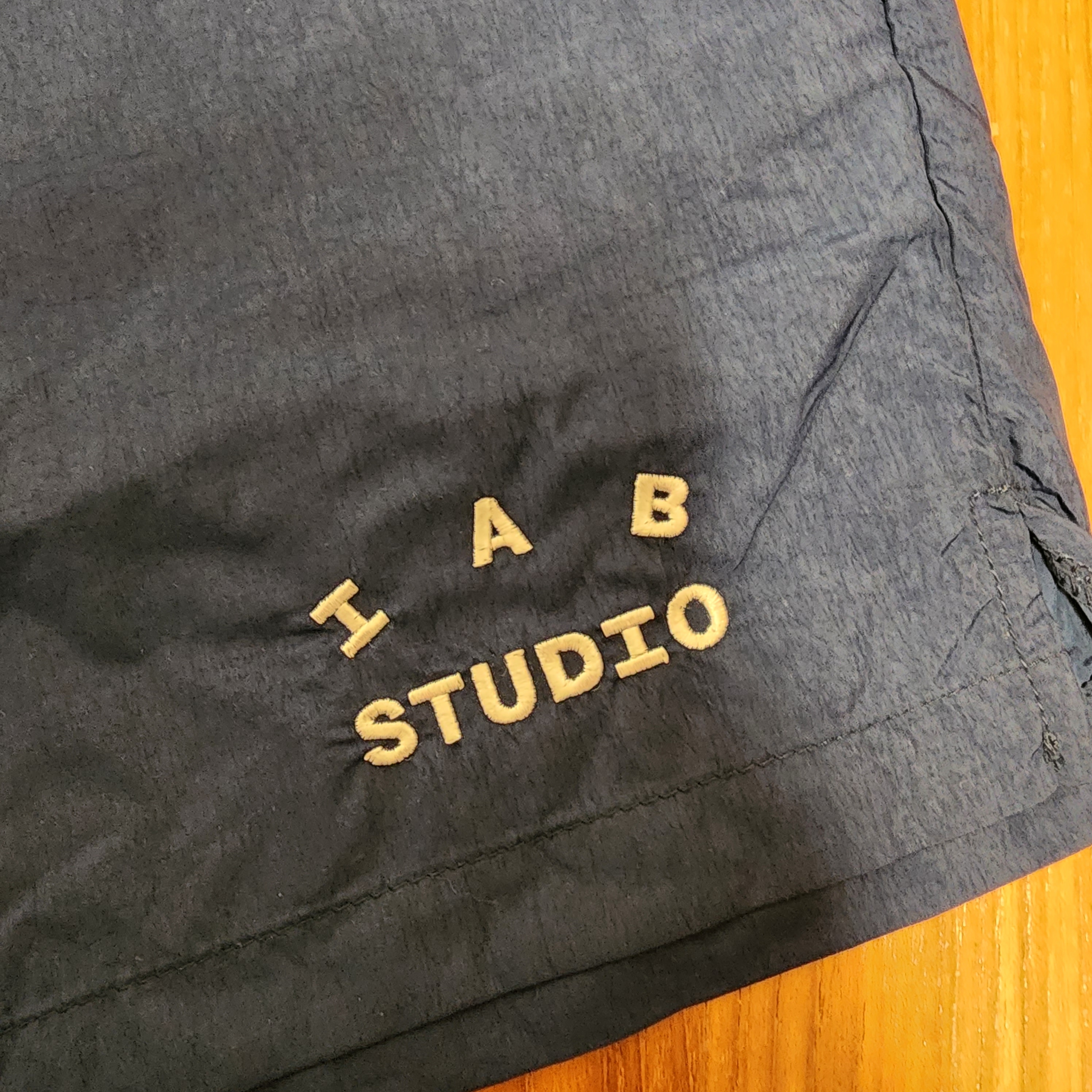 IAB Studio Woven Shorts Navy - The Hyundai Seoul Exclusive 착용 스타일 - 3