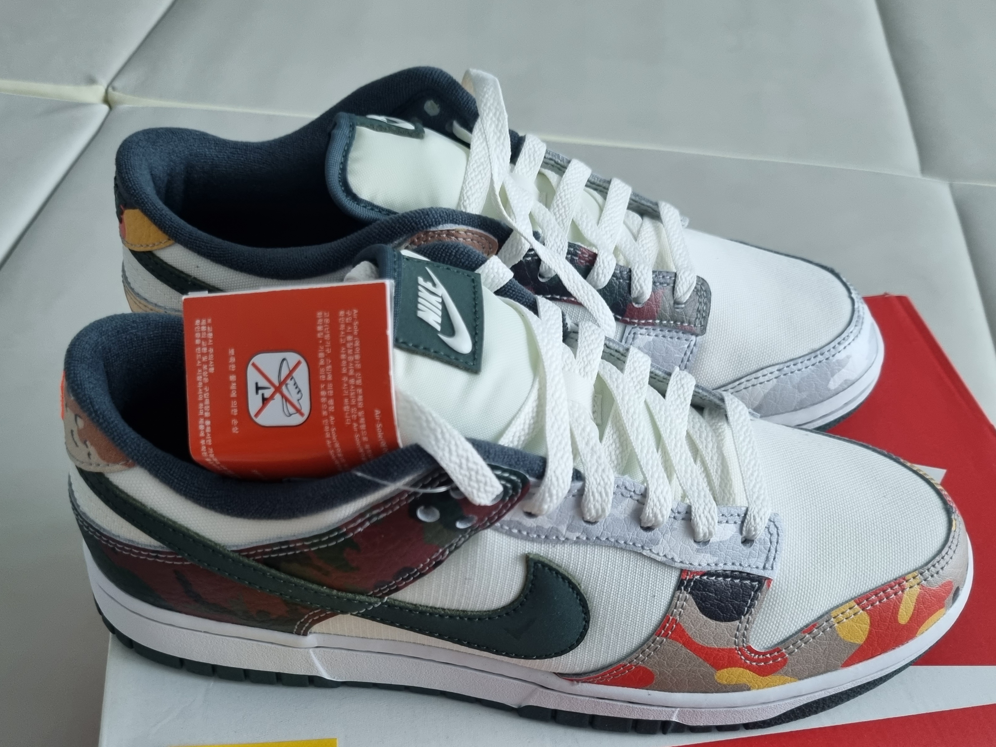 Nike Dunk Low SE Sail Multi Camo 착용 스타일