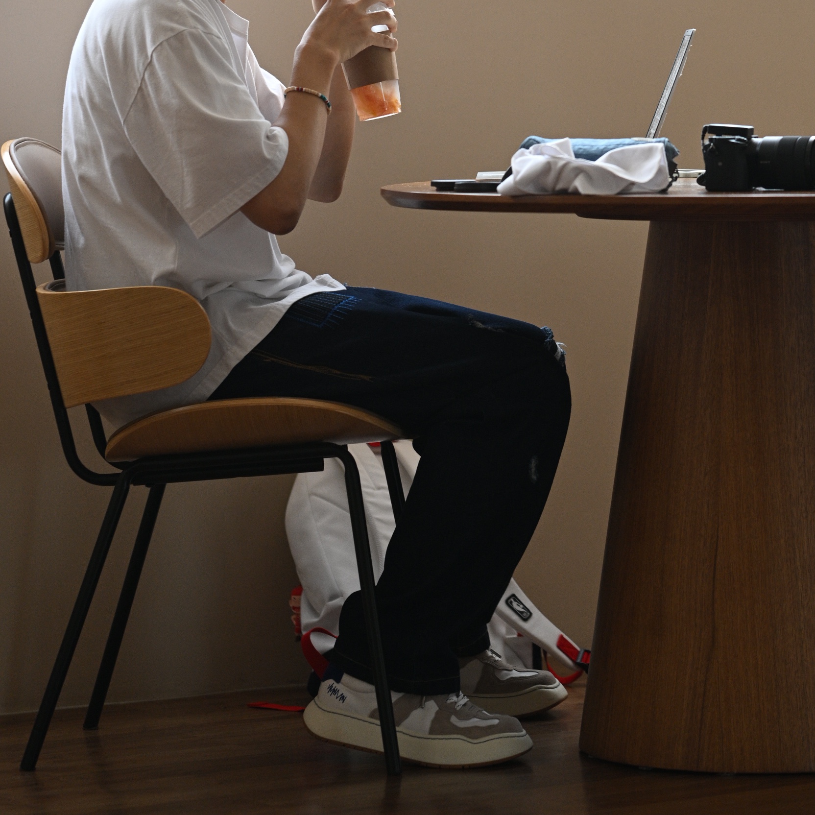 Ader Error Log; Baus Off White 착용 스타일