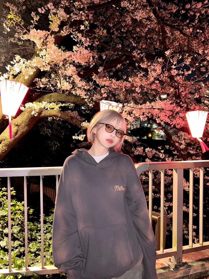 Netherworld Washed Hoodie Grey 착용 스타일