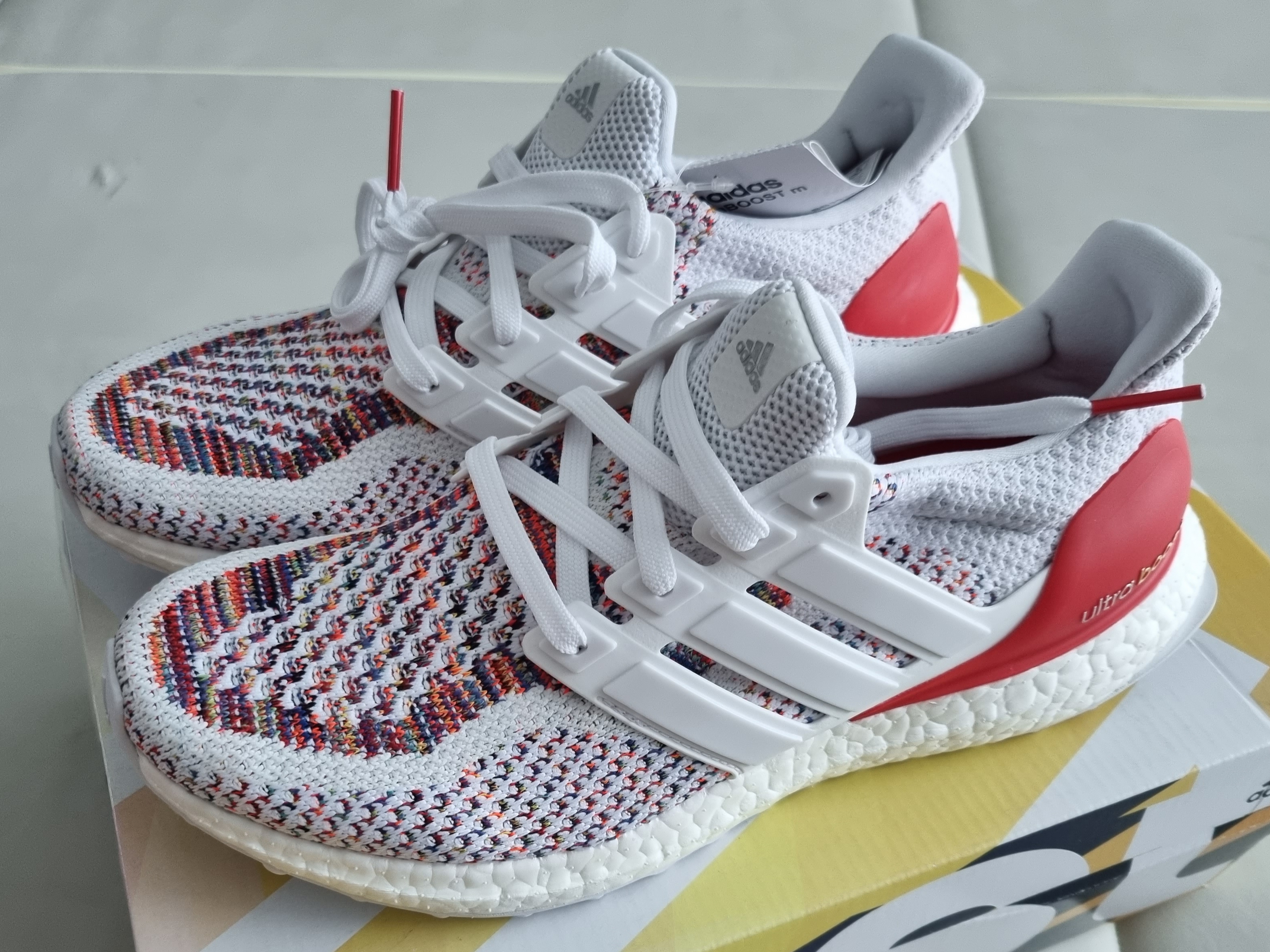 Adidas Ultraboost 2.0 Multi-Color 착용 스타일