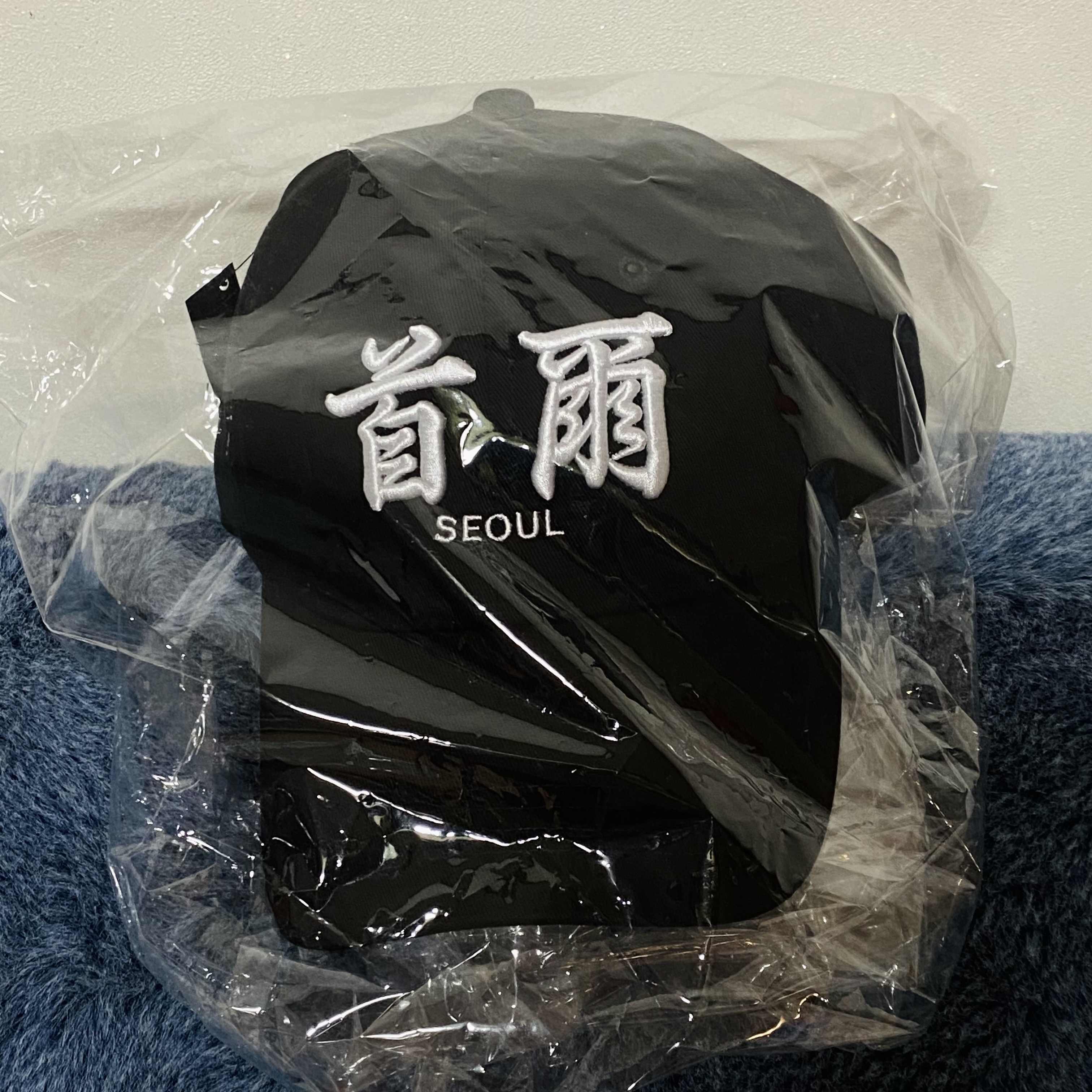 Darkr8m Studio Wool Varsity Cap 착용 스타일