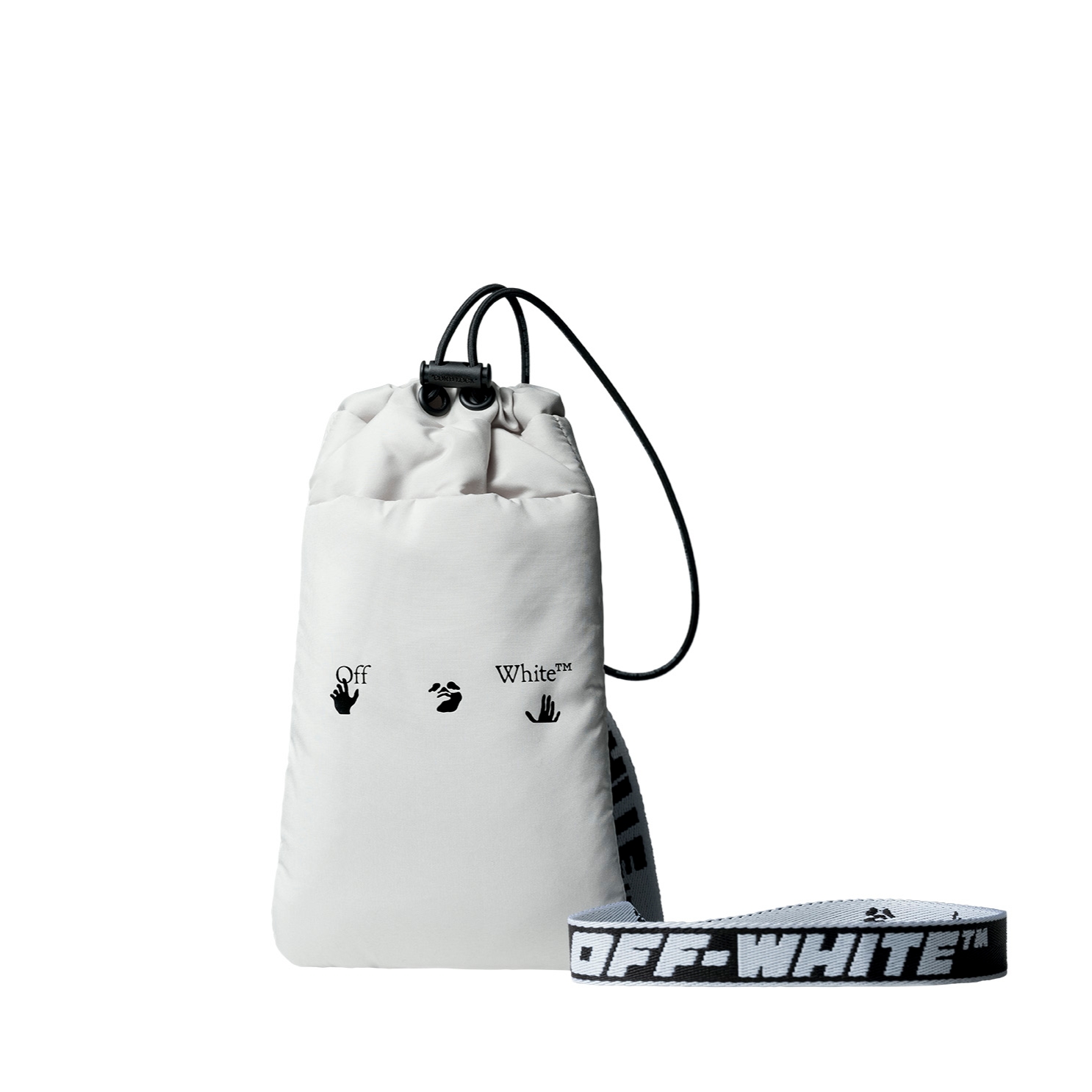 Off-White x Amore Pacific Play Kit 착용 스타일 - 4