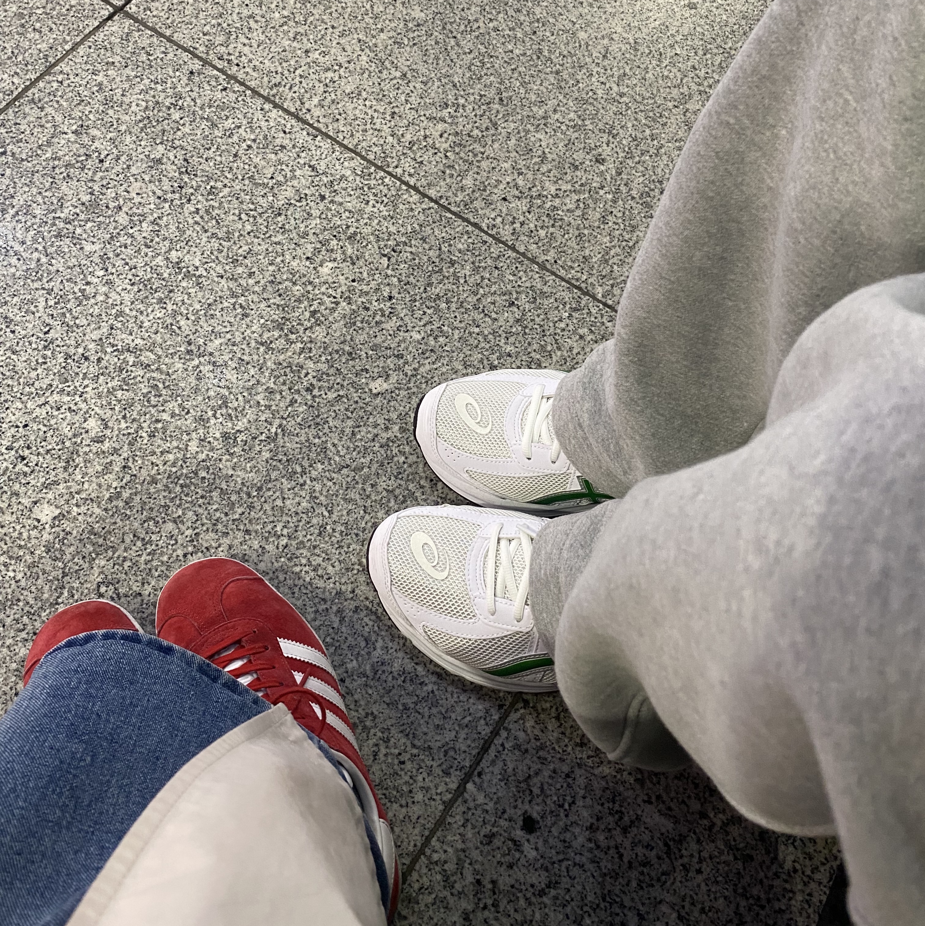 Asics Jog 100 S White Green - 2E Wide 착용 스타일