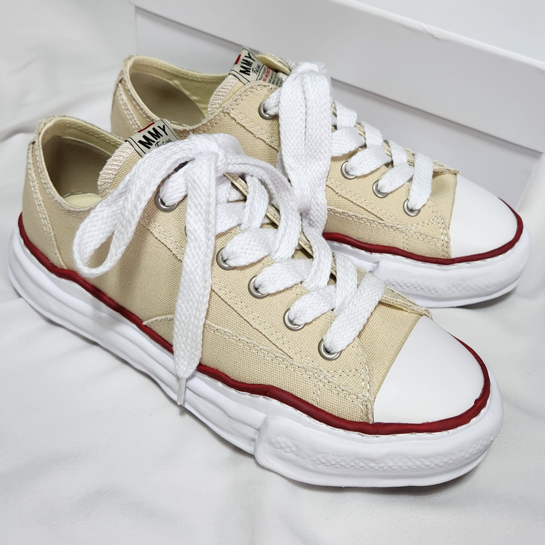 Maison Mihara Yasuhiro Peterson OG Sole Canvas Low-top Sneakers Natural 착용 스타일 - 3