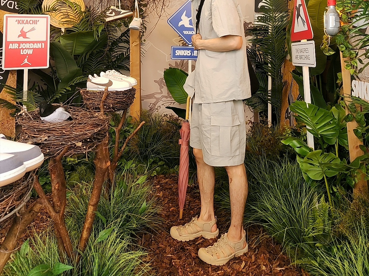 (W) Keen Newport H2 Monochrome Safari, (W) Nike Cortez 23 Kkachi 착용 스타일