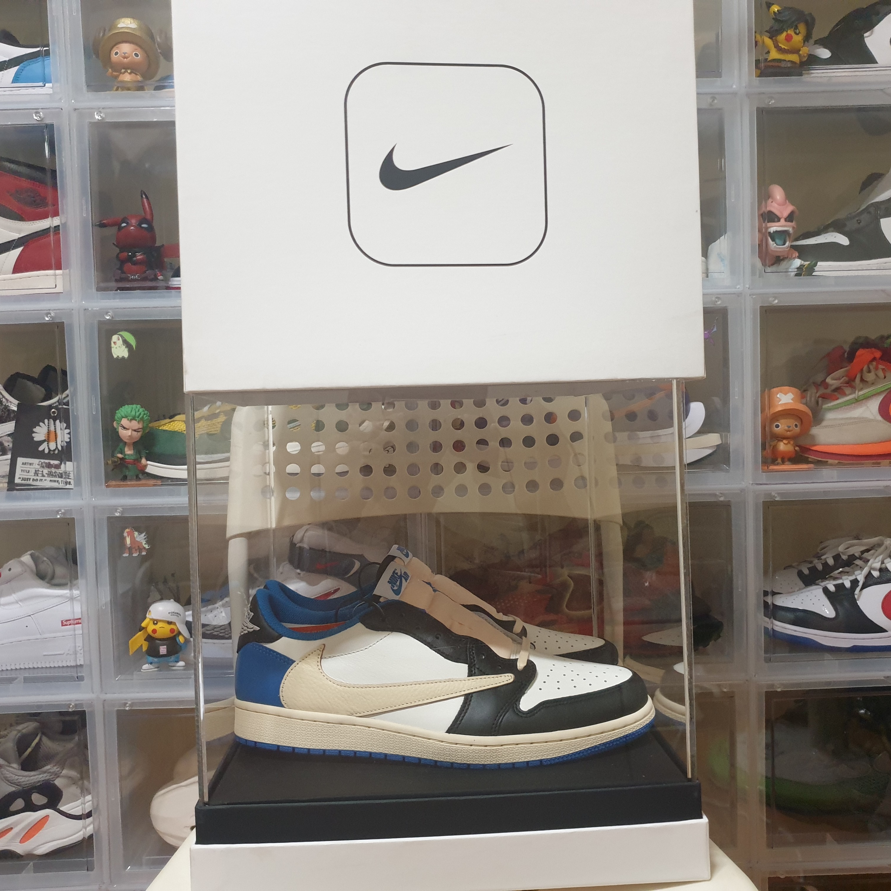 Jordan 1 x Travis Scott x Fragment Retro Low OG SP Military Blue 착용 스타일 - 2