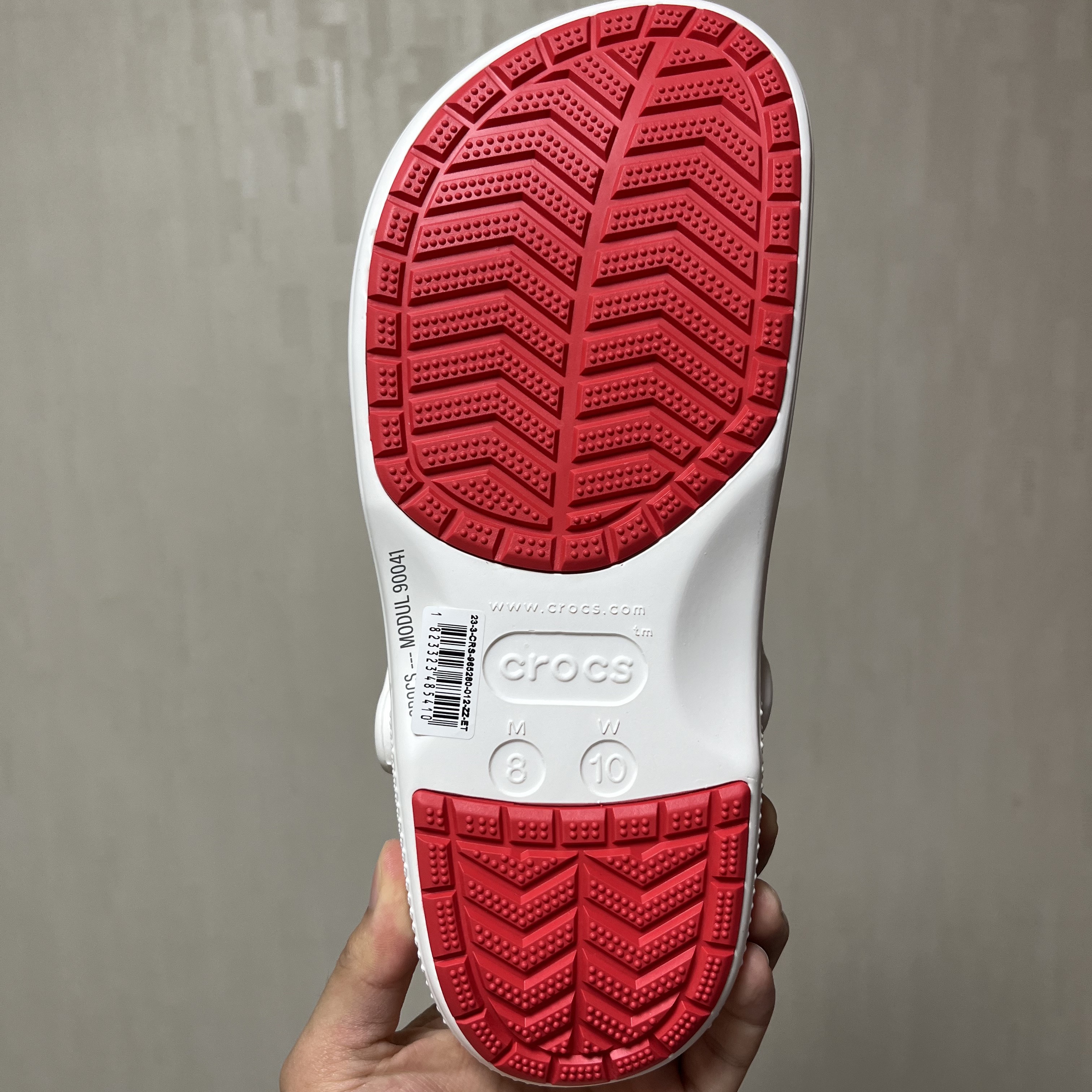 Crocs x Kanghyuk Classic Clog White 착용 스타일 - 5