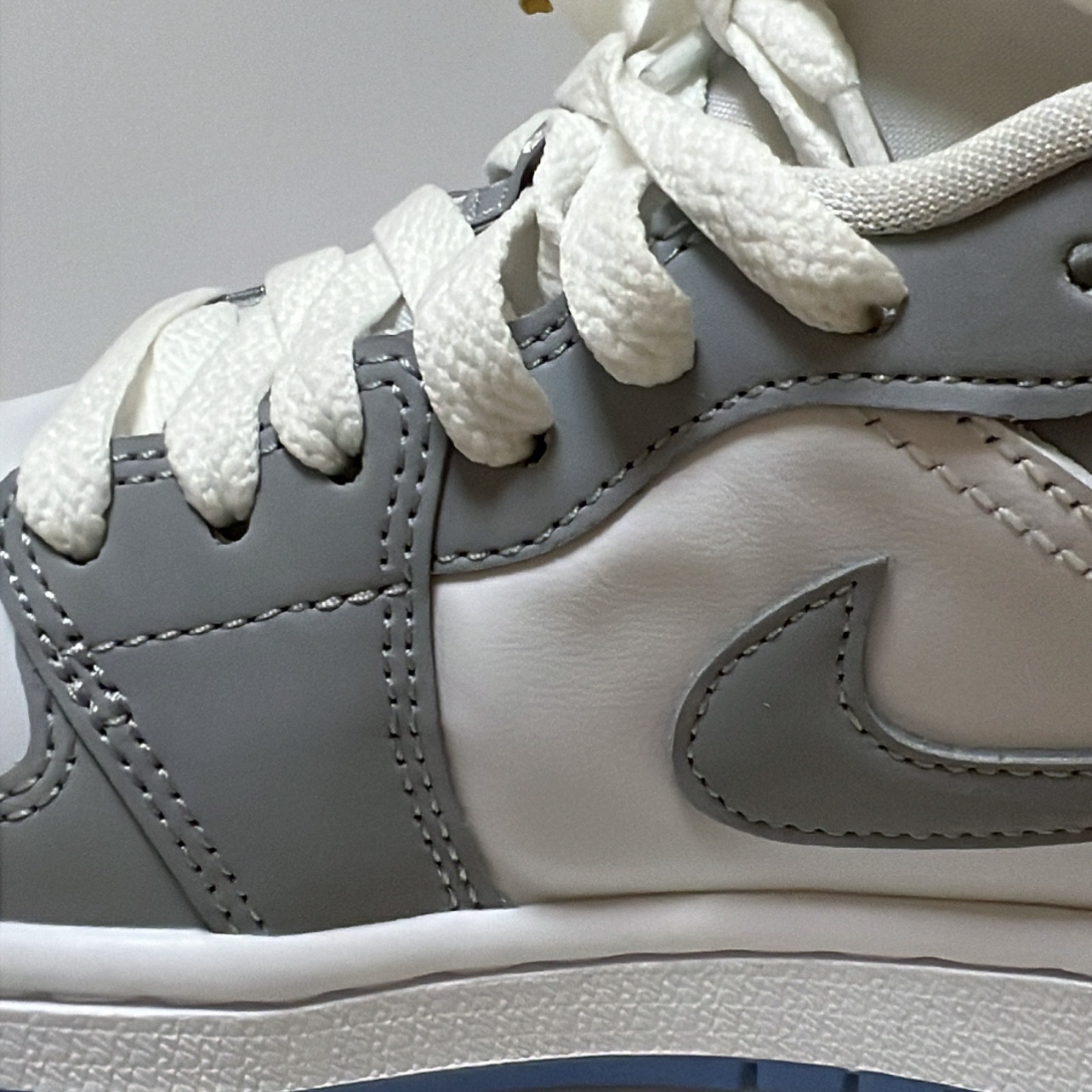 (W) Jordan 1 Low White Wolf Grey 착용 스타일