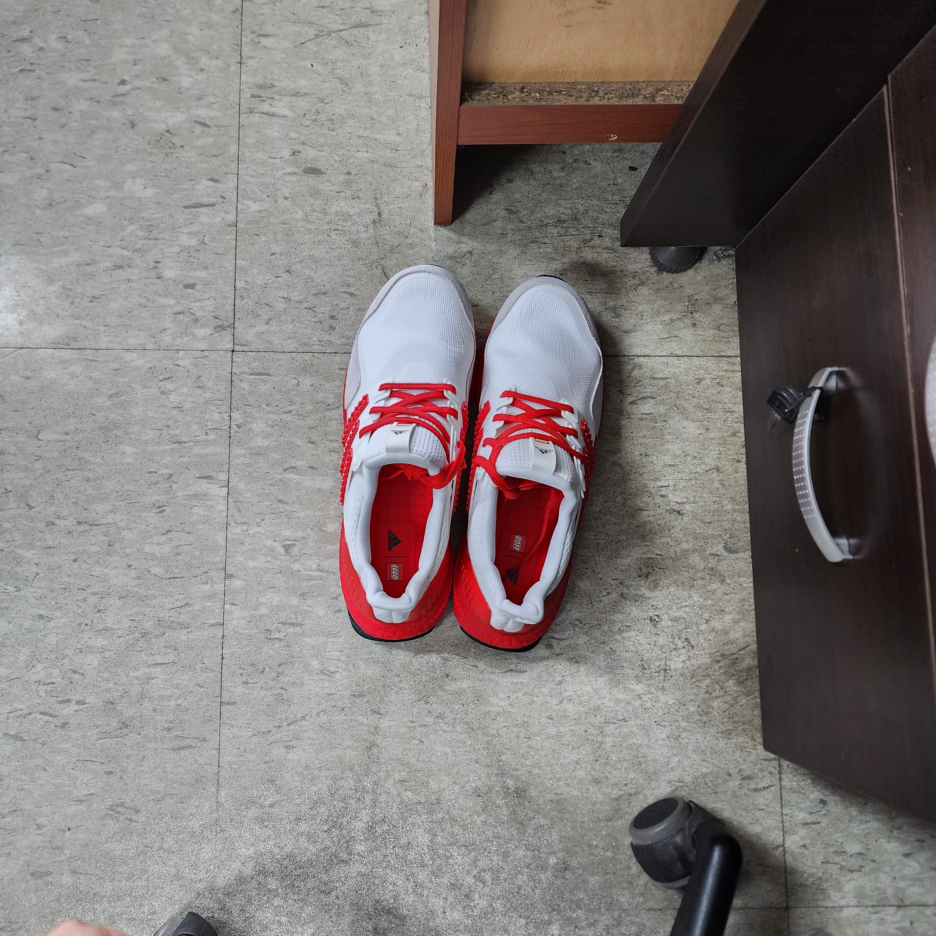 Adidas x Lego Ultraboost DNA White Red 착용 스타일