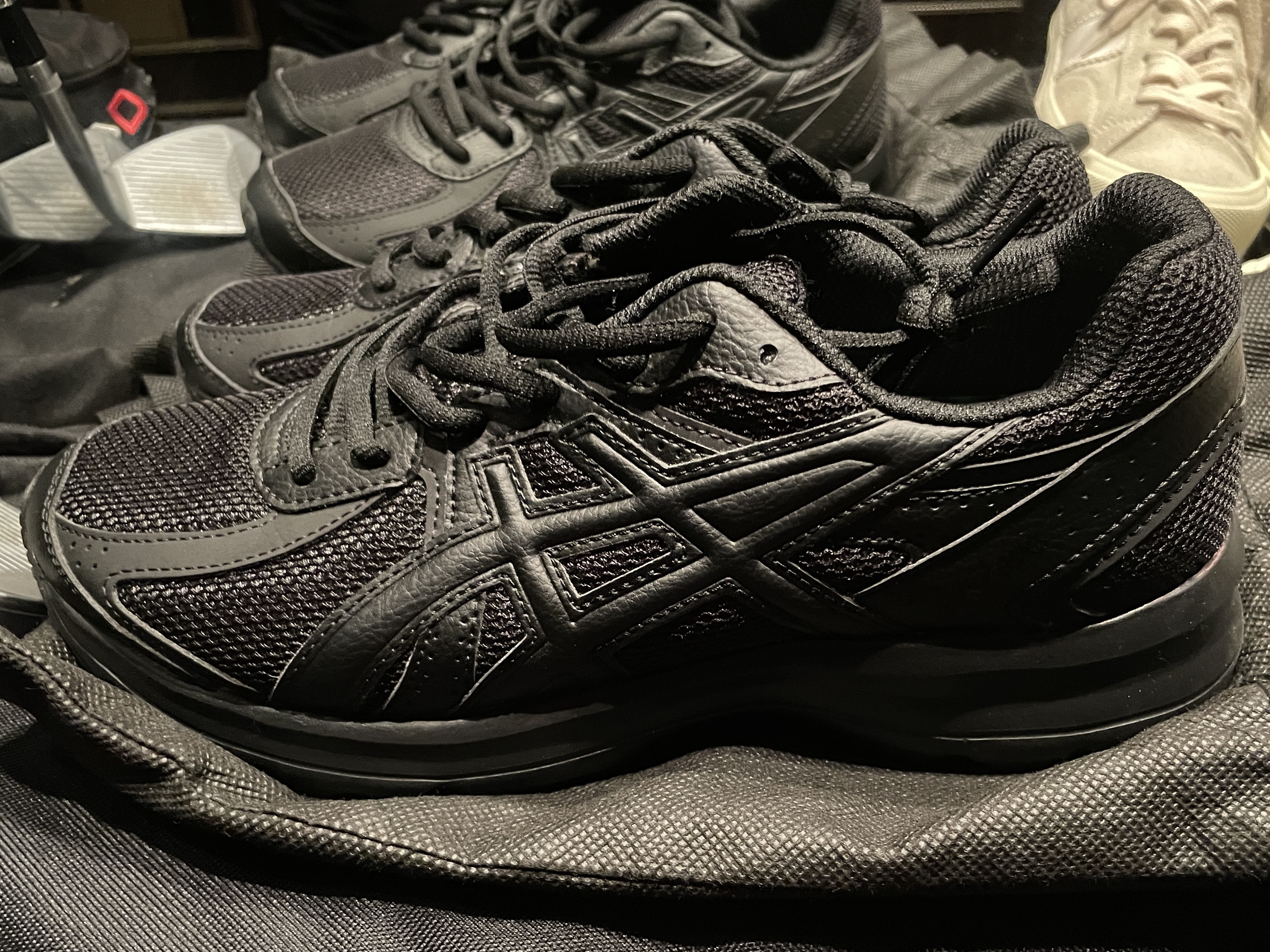 Asics Jog 100 S Black - 2E Wide 착용 스타일