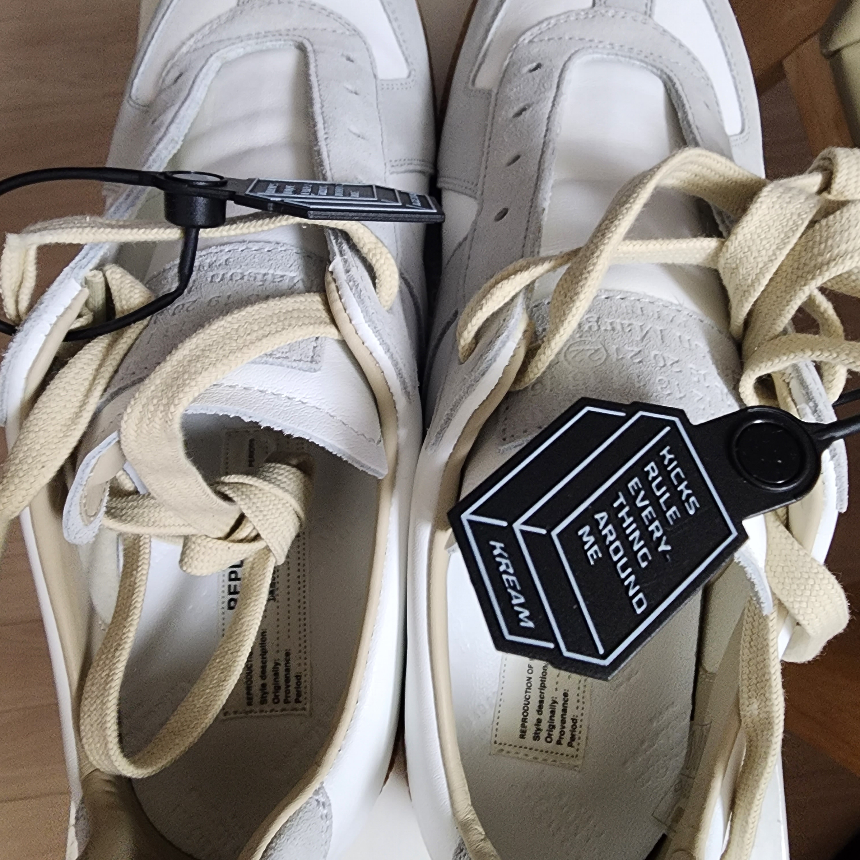 Maison Margiela Calfskin Replica Sneakers 착용 스타일
